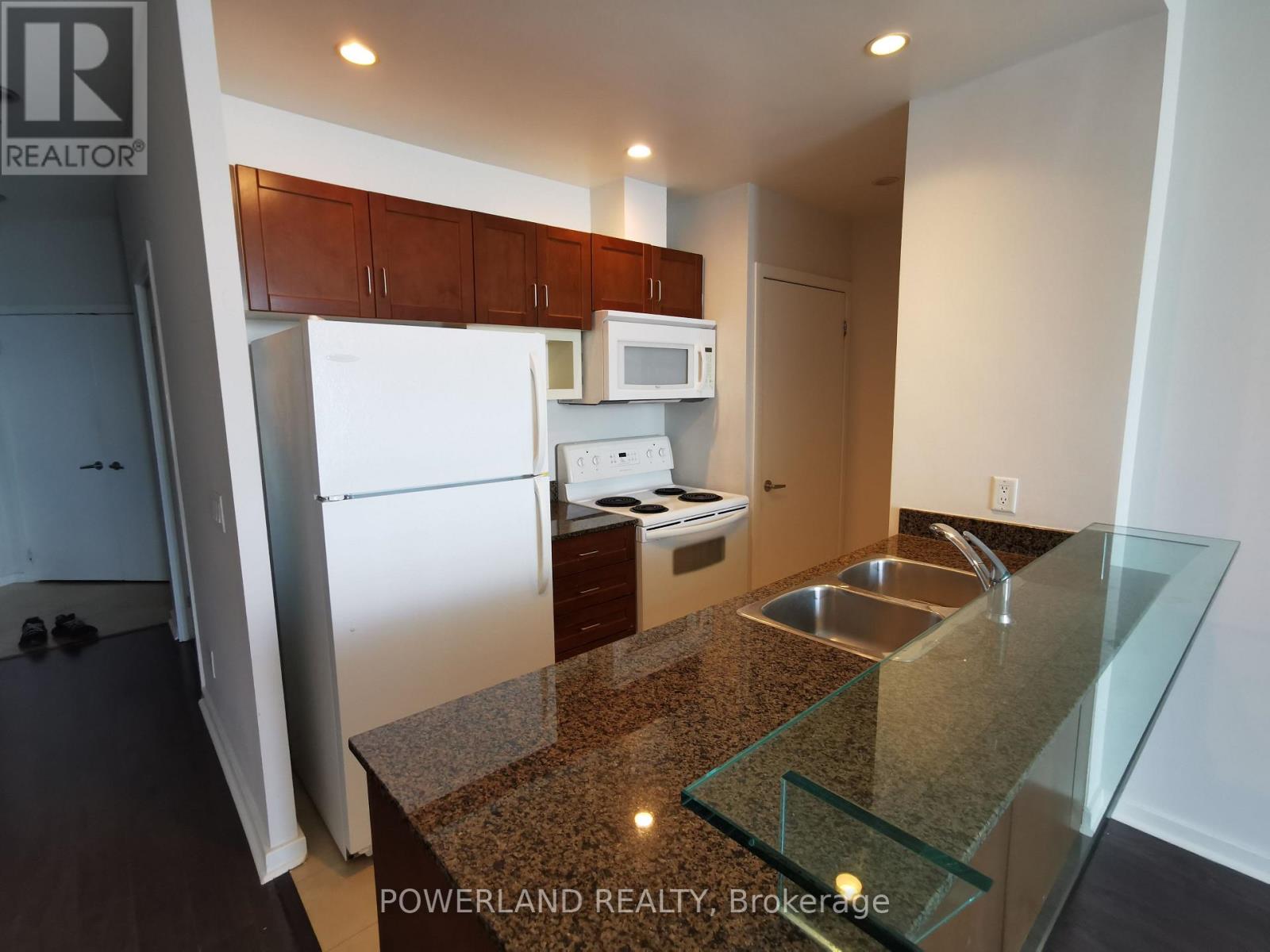 3307 - 208 Queens Quay W Property Photo 8