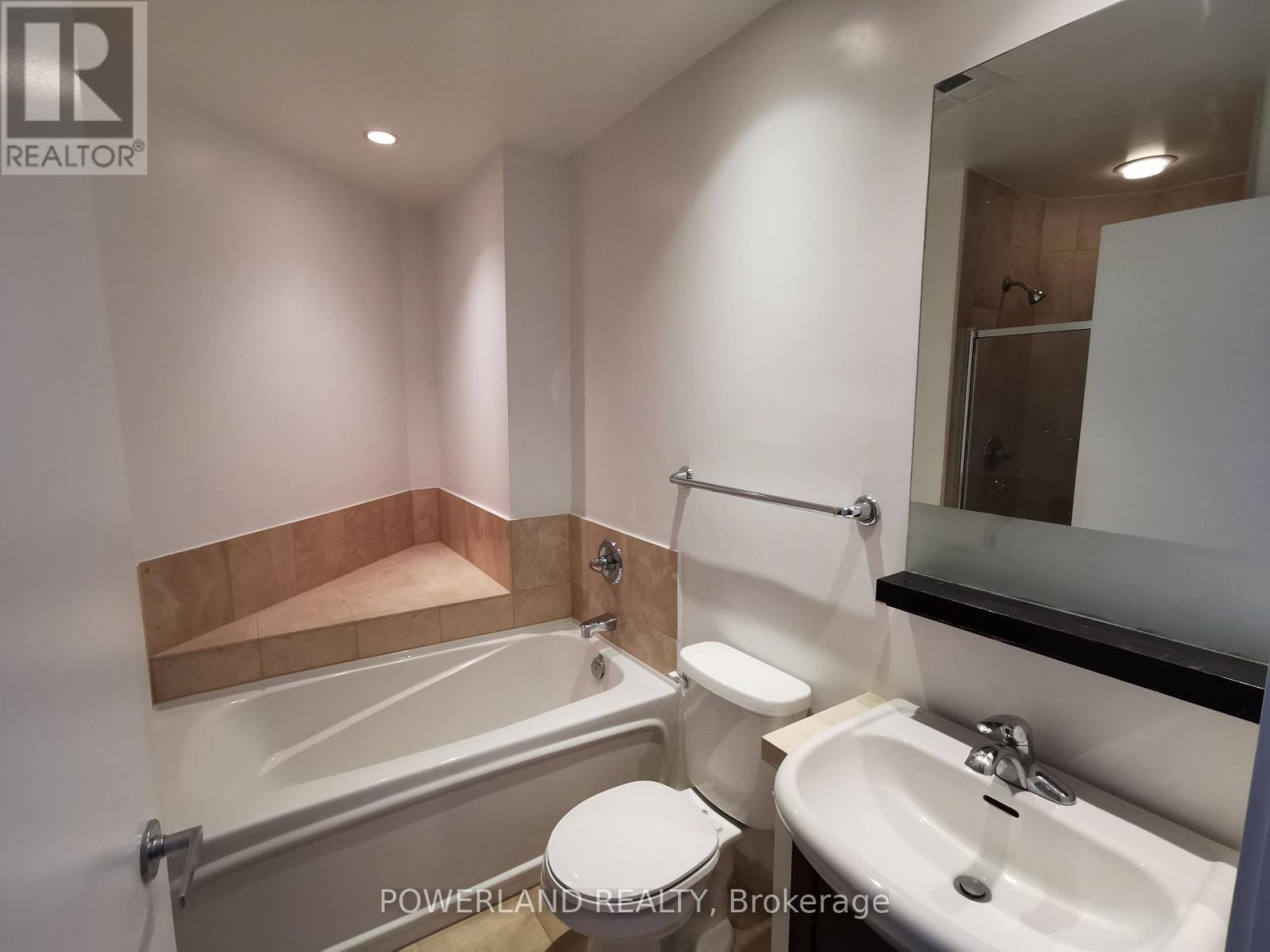 3307 - 208 Queens Quay W Property Photo 9
