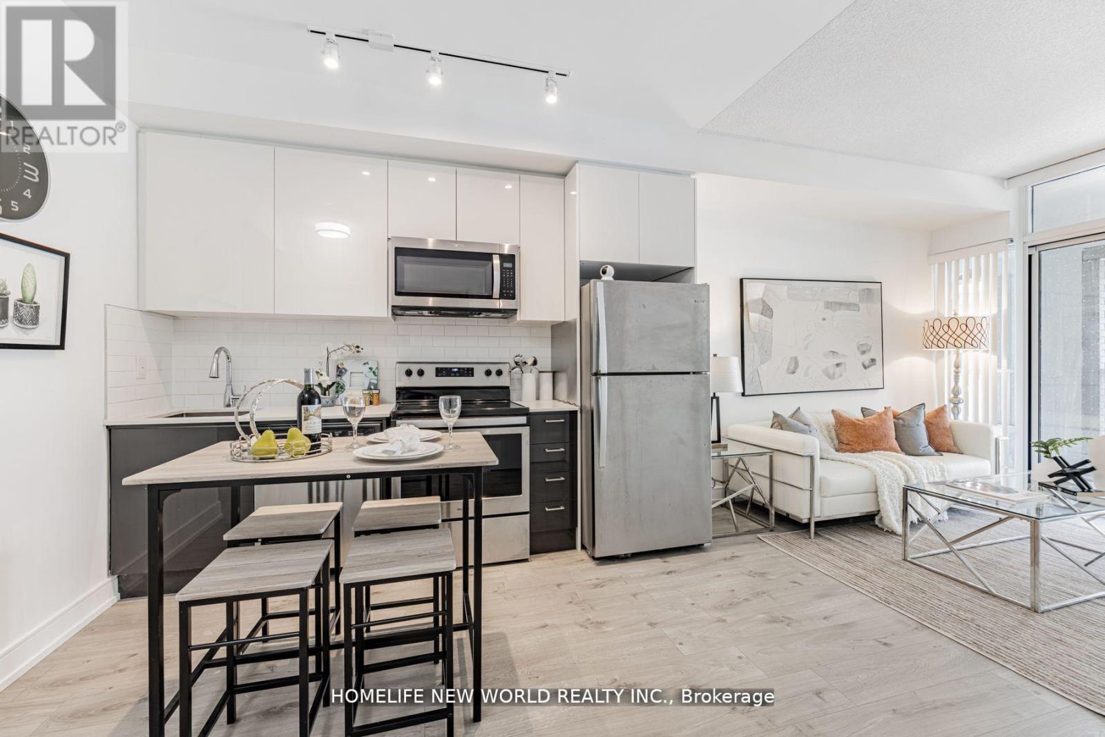 250 - 621 Sheppard Avenue E Property Photo 1