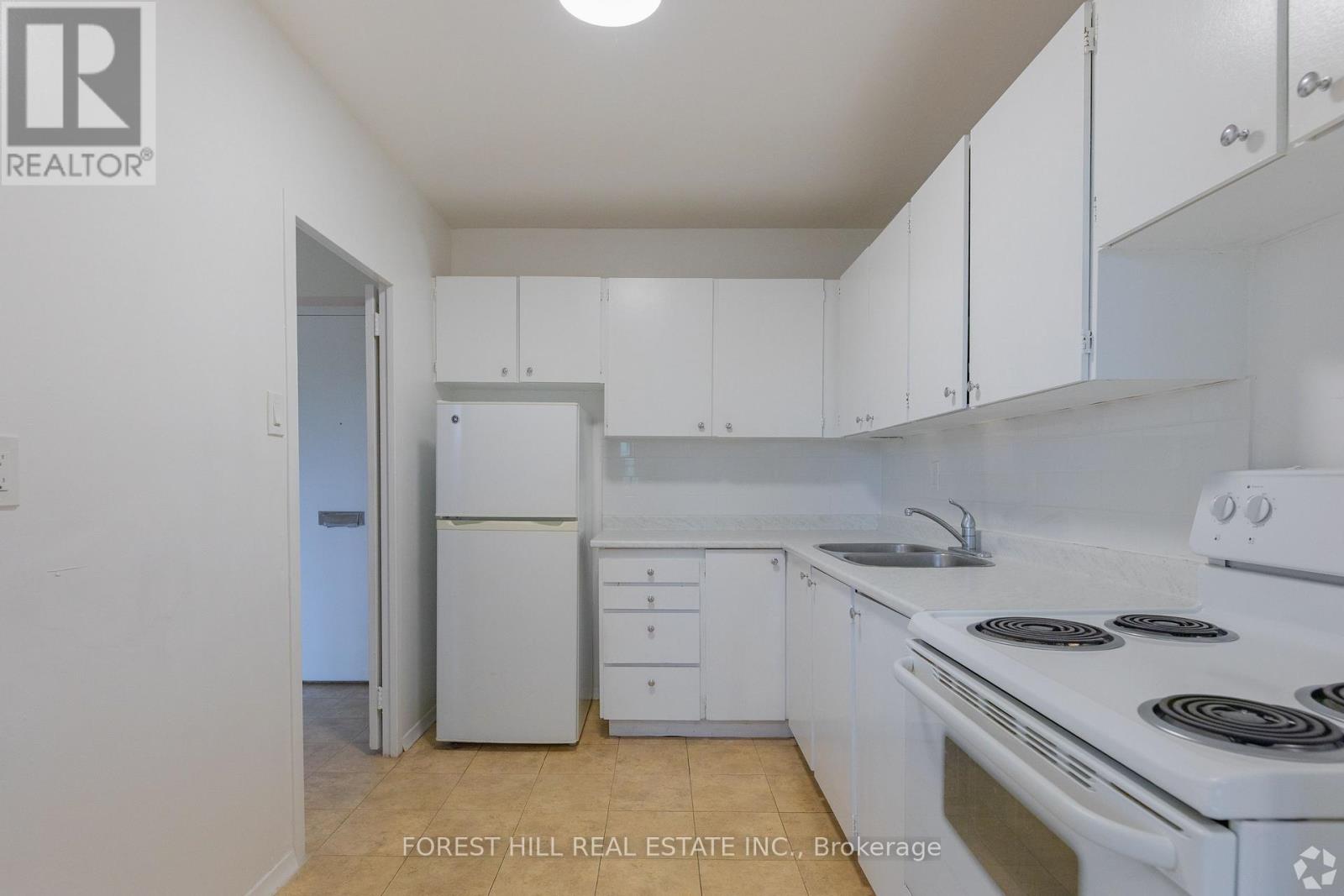 406 - 32 Clayland Drive Property Photo 12