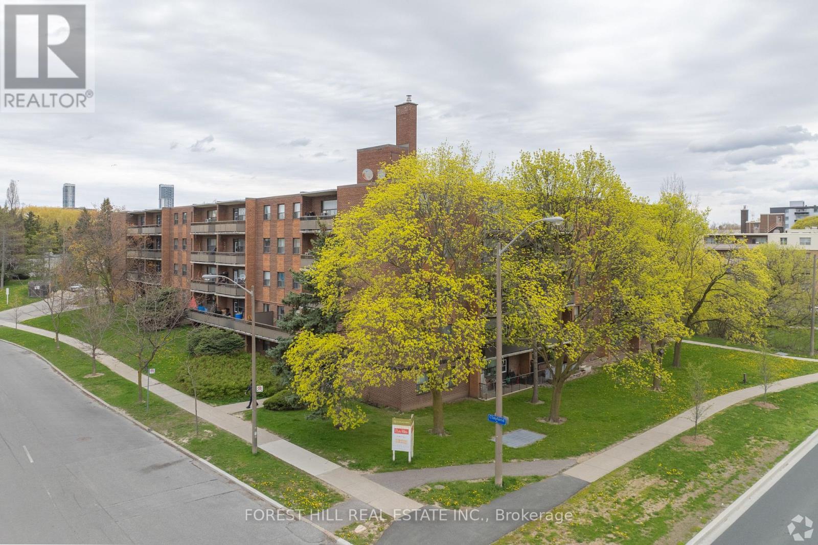406 - 32 Clayland Drive Property Photo 17