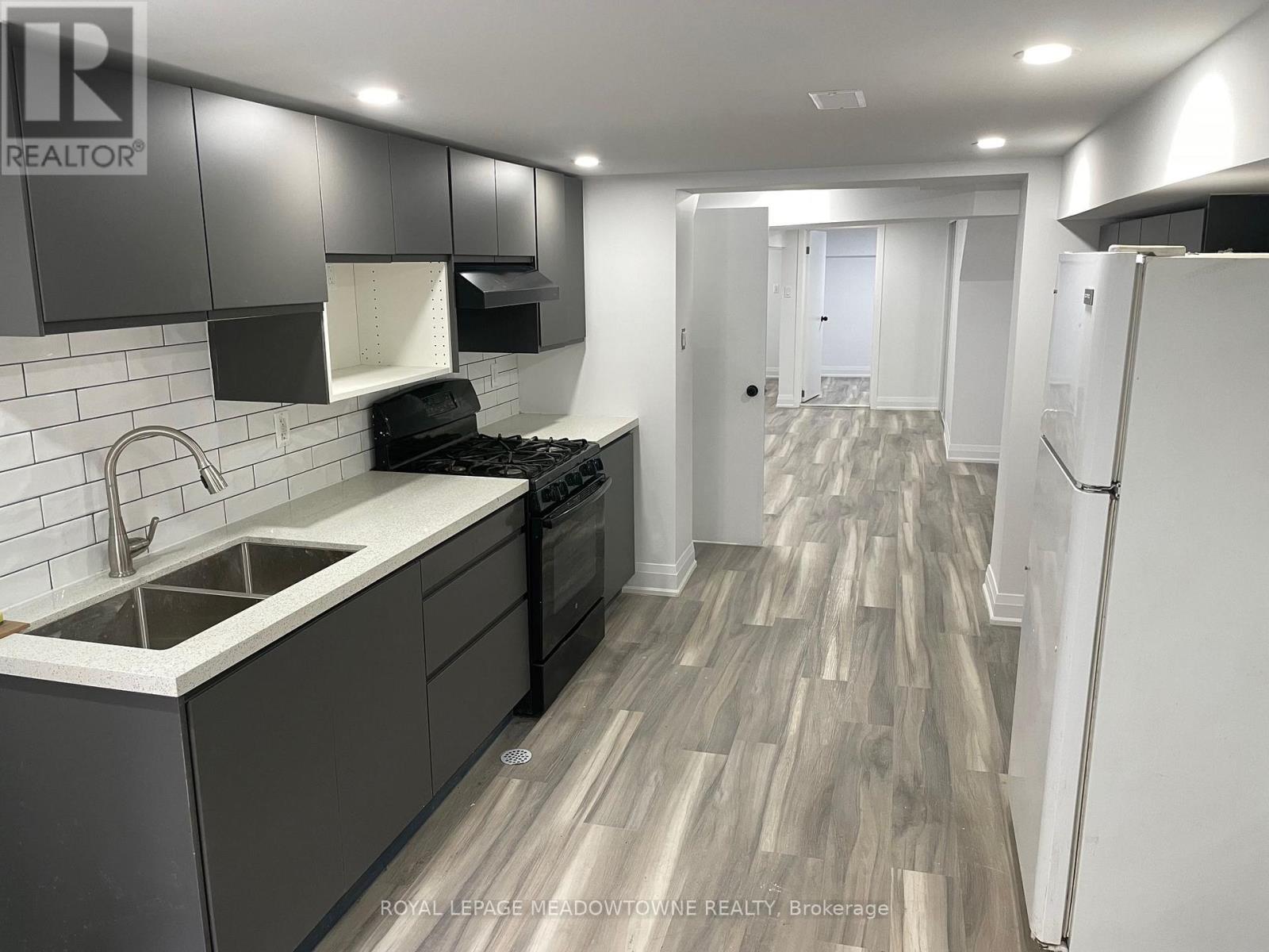 Bsmt - 1211 College Street Property Photo 2