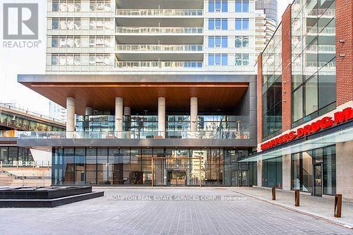 1016 - 17 BATHURST STREET Property Photo 1