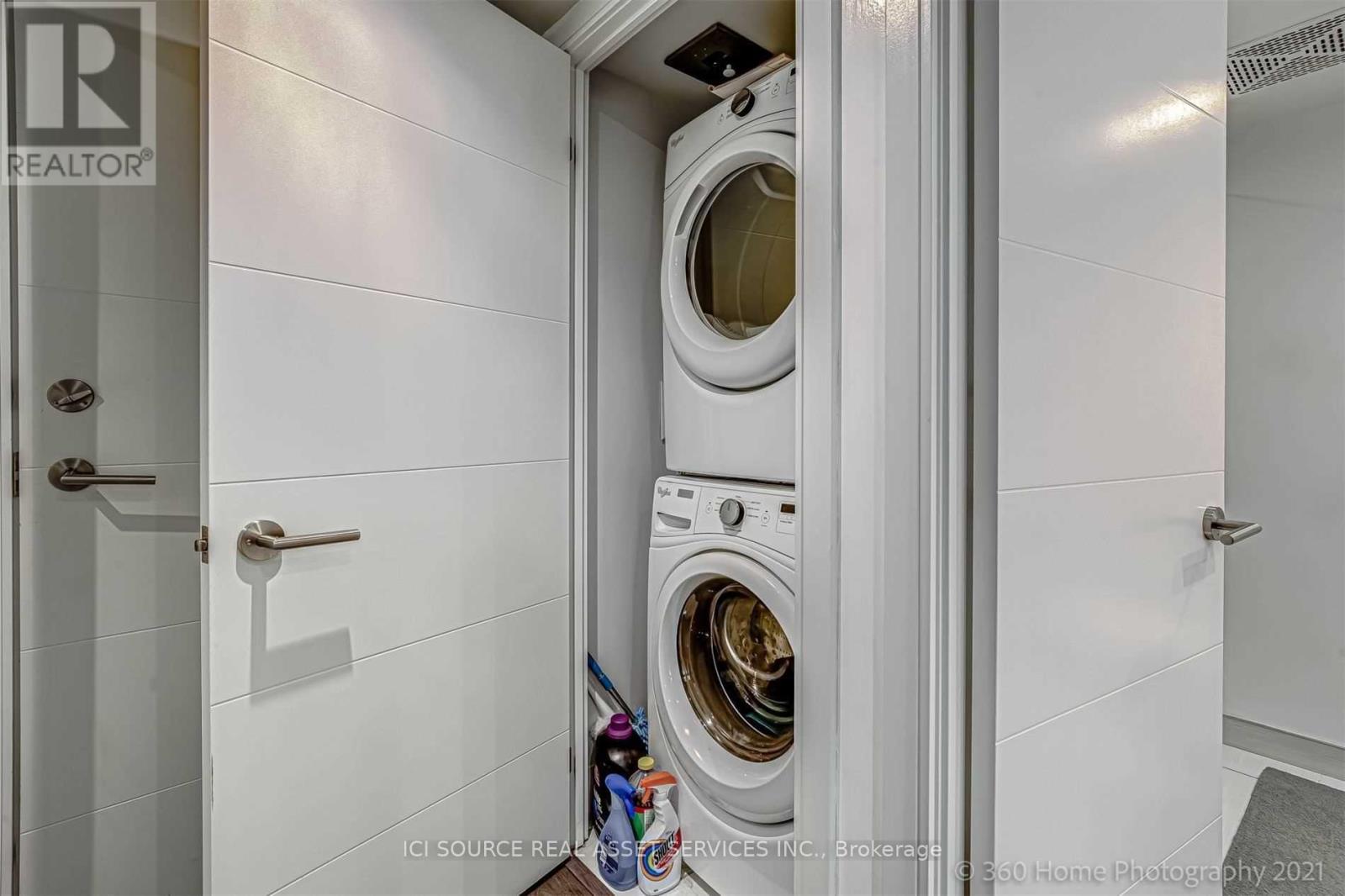 1020 - 525 Adelaide Street W Property Photo 15