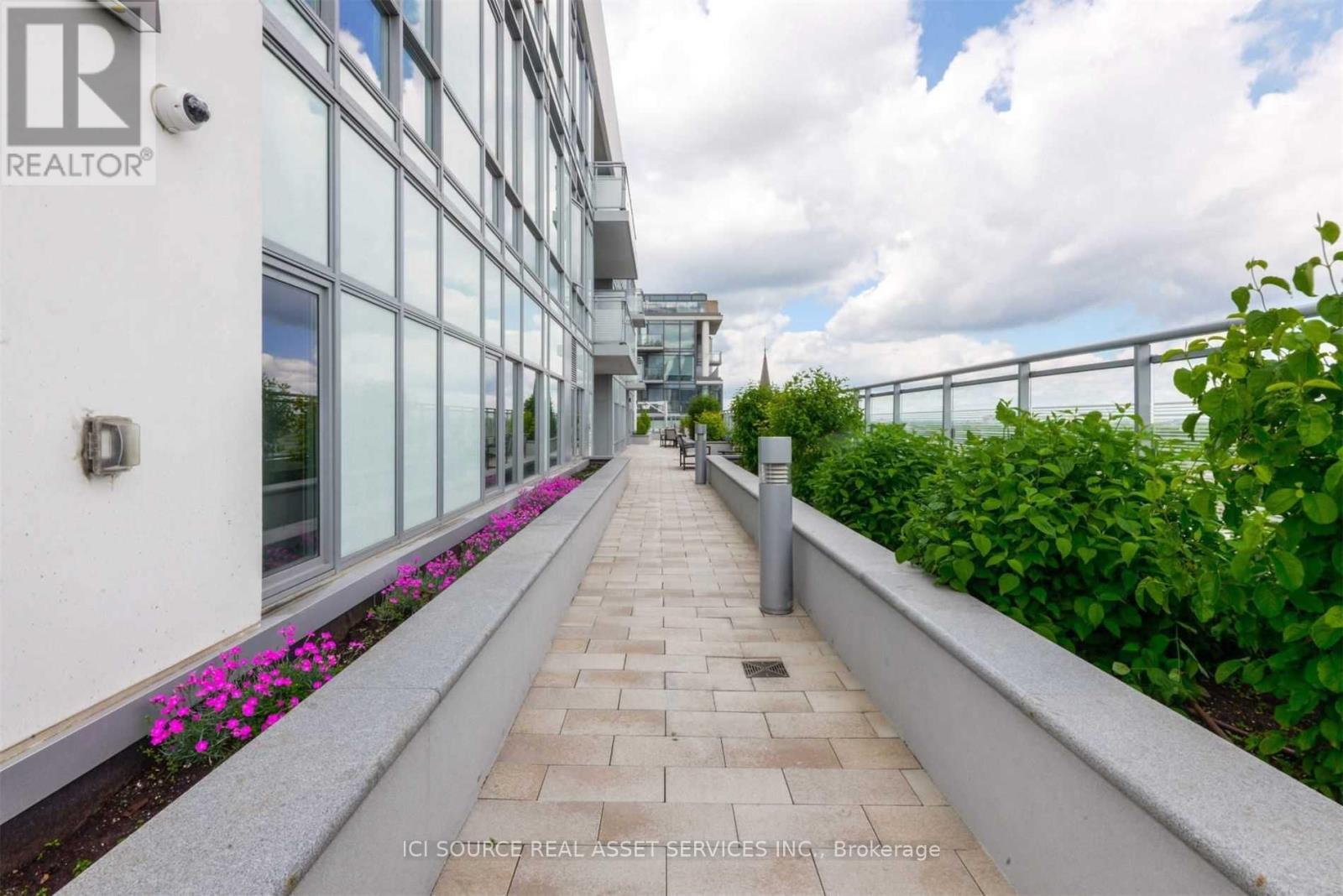 1020 - 525 Adelaide Street W Property Photo 22