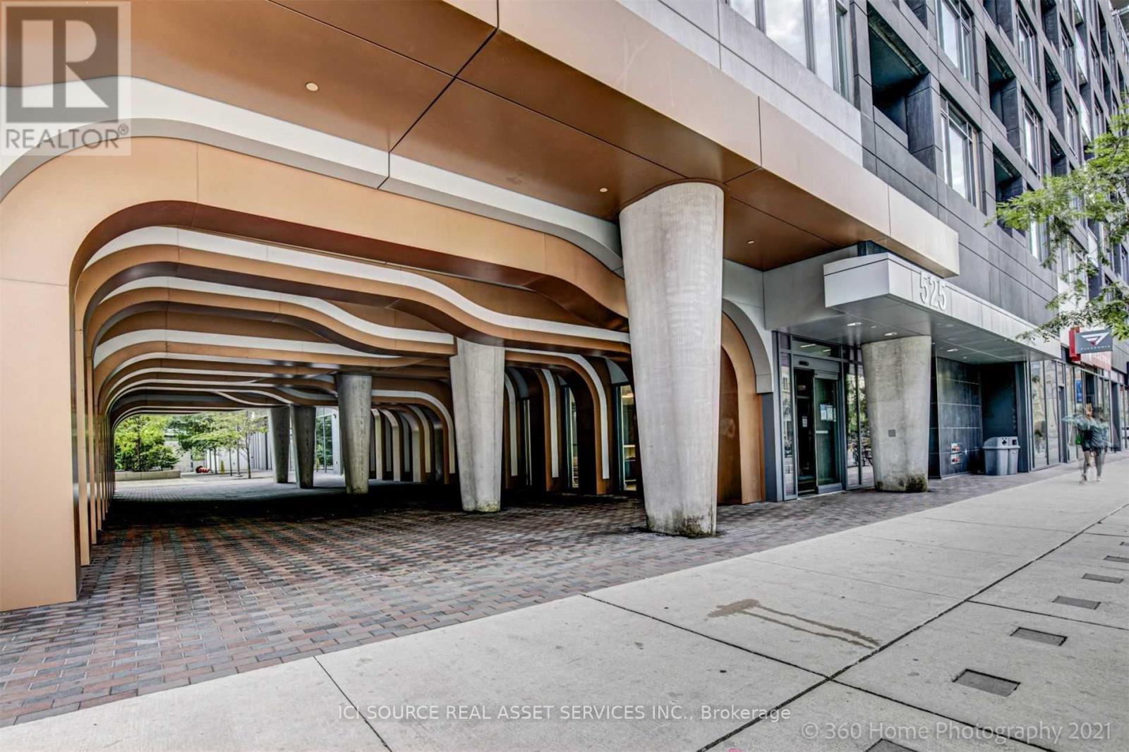 1020 - 525 Adelaide Street W Property Photo 35