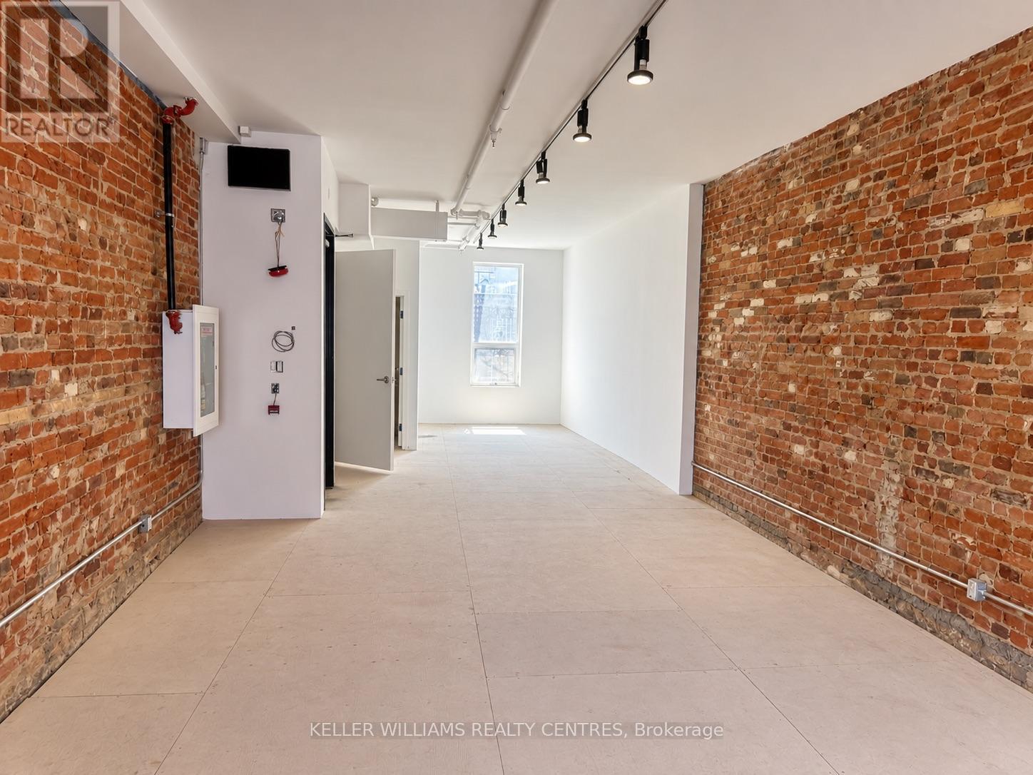 302 - 489 Queen Street W Property Photo 2
