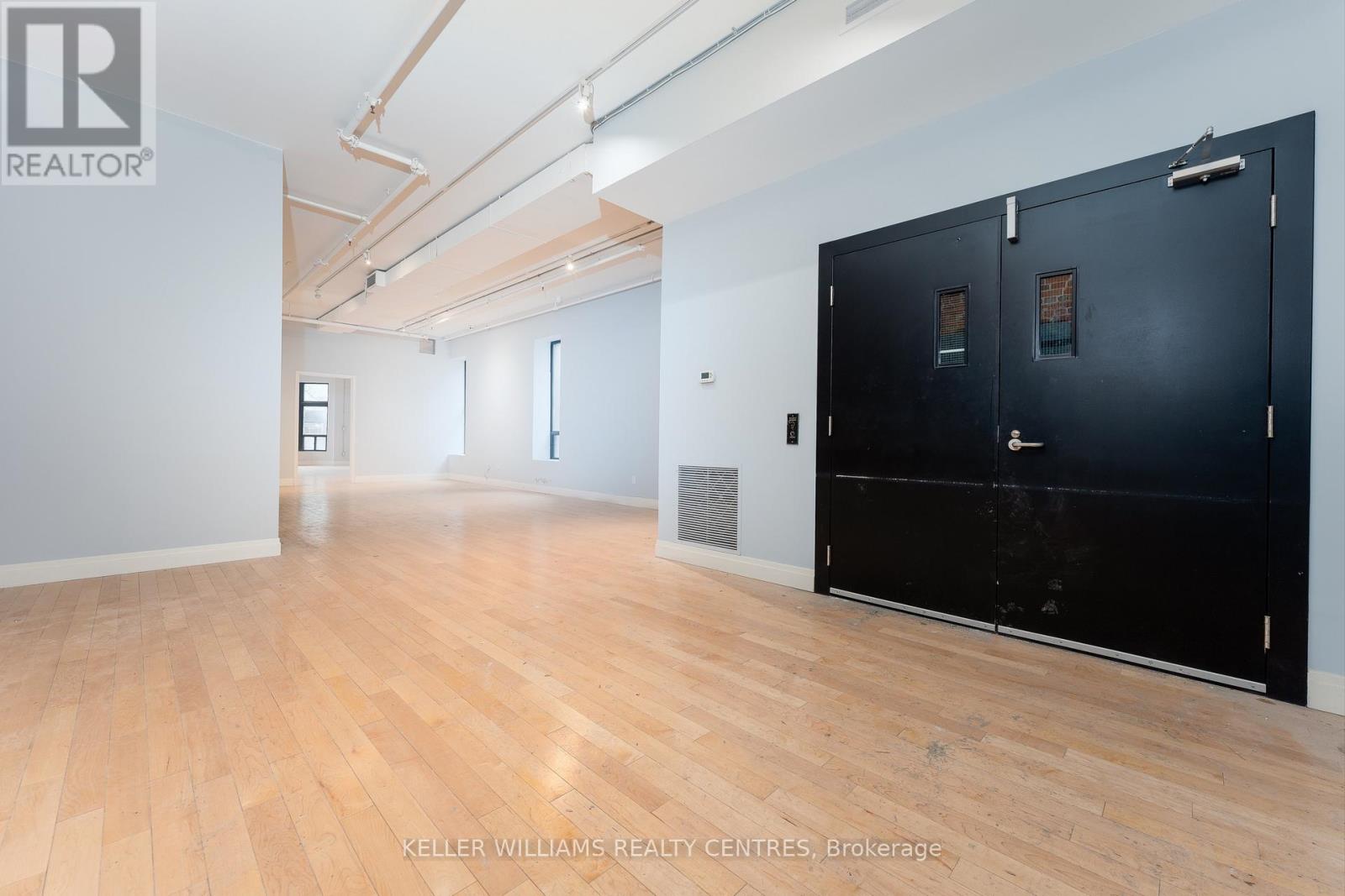 201 - 489 Queen Street W Property Photo 5