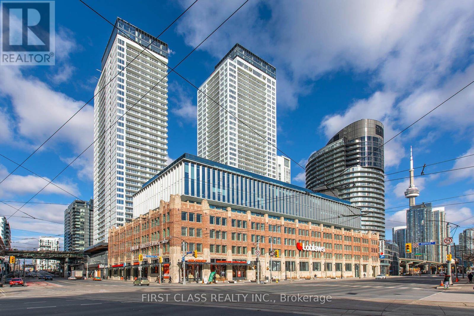 915 - 17 BATHURST STREET Property Photo 1