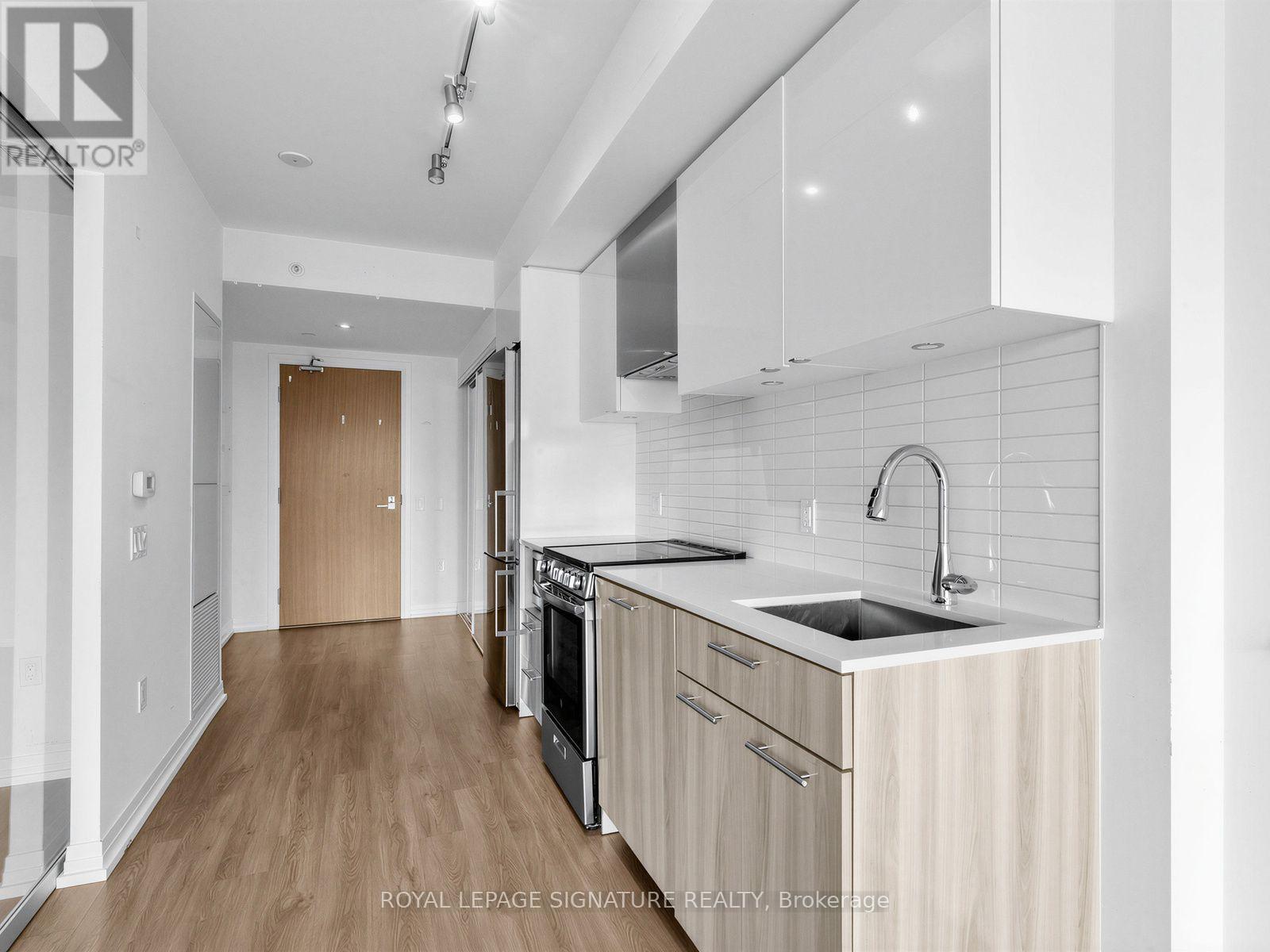 2509 - 251 Jarvis Street Property Photo 2