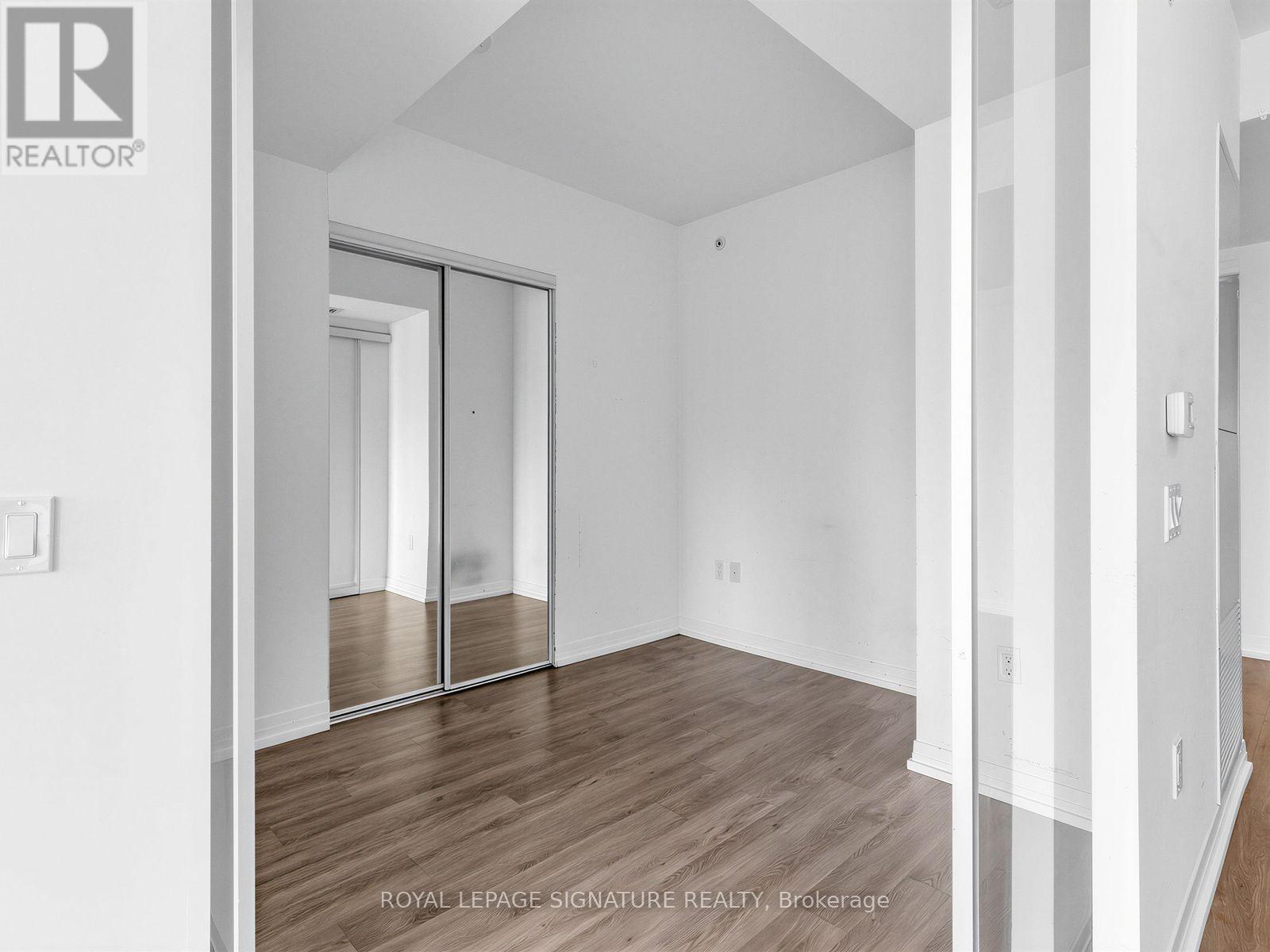 2509 - 251 Jarvis Street Property Photo 8