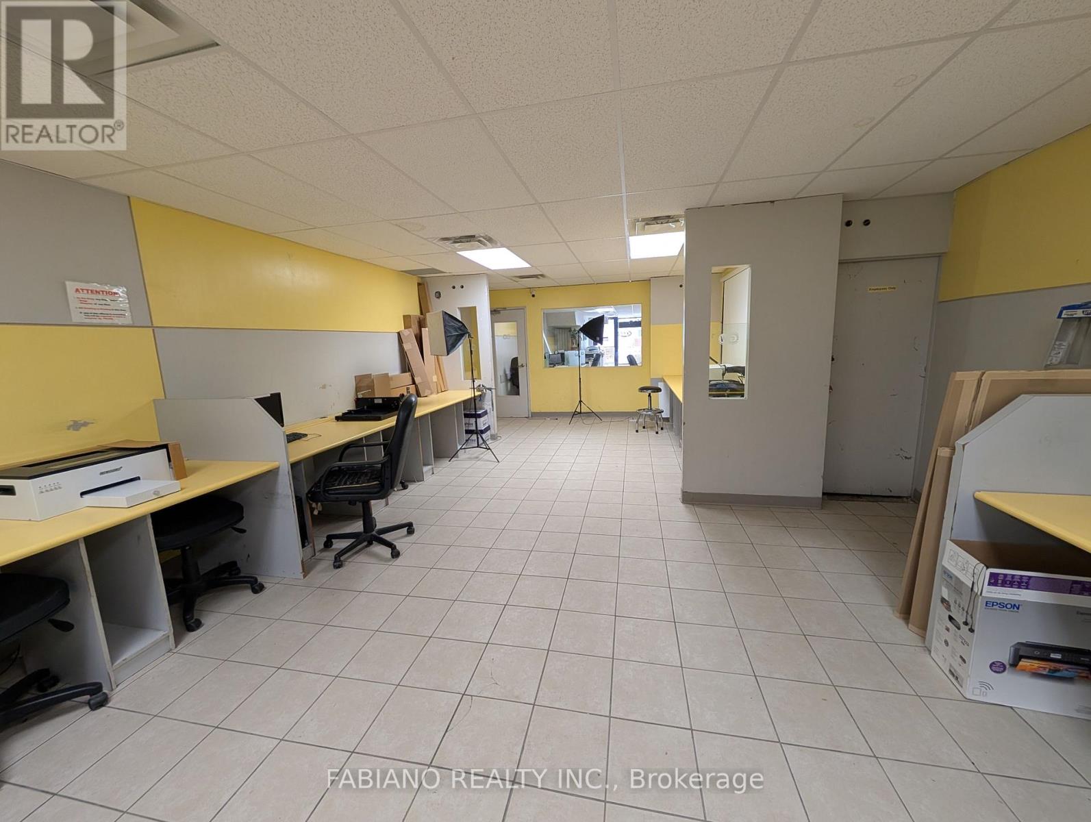 944 St Clair Avenue W Property Photo 12