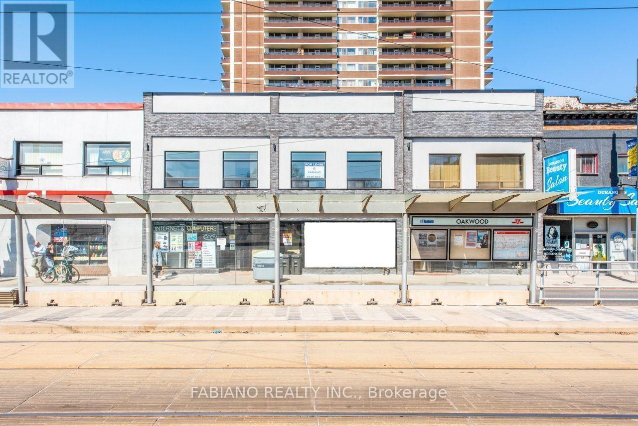 944 St Clair Avenue W Property Photo 1