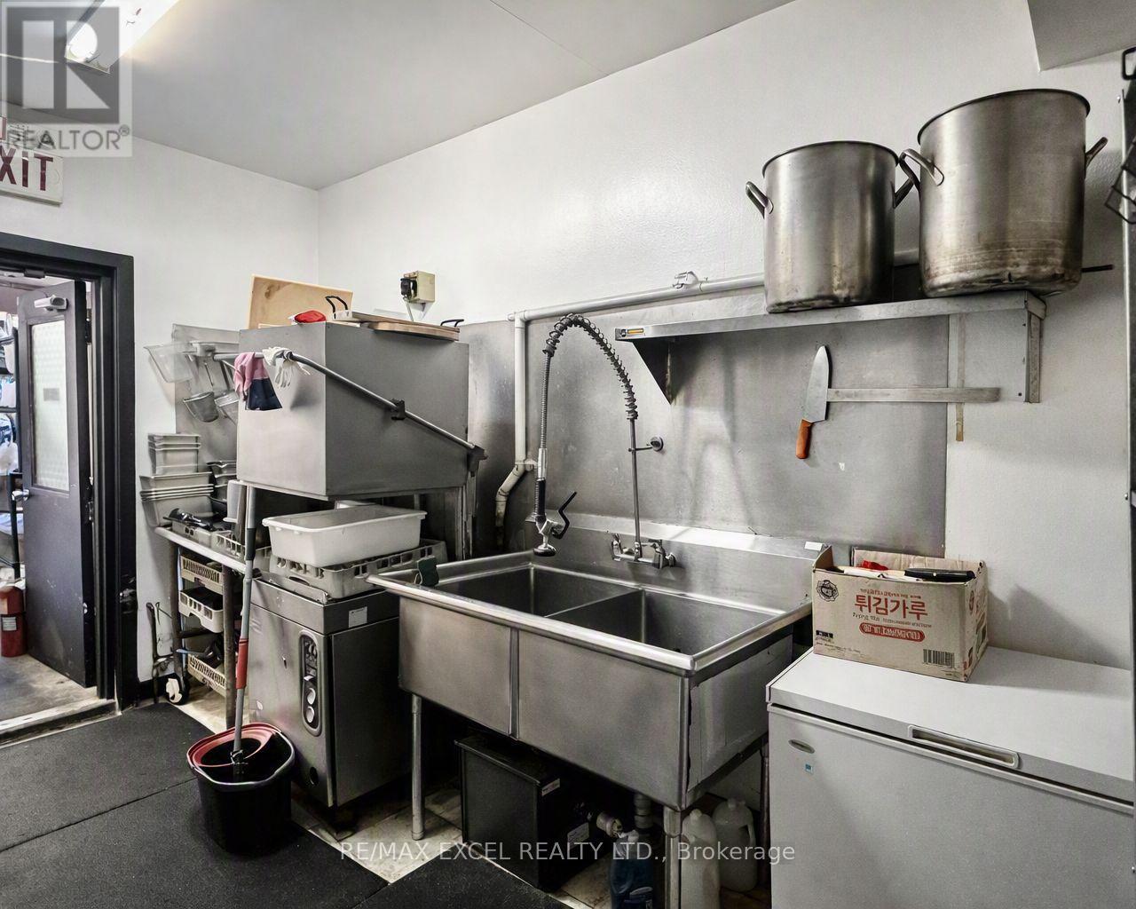 383 Dundas Street E Property Photo 6