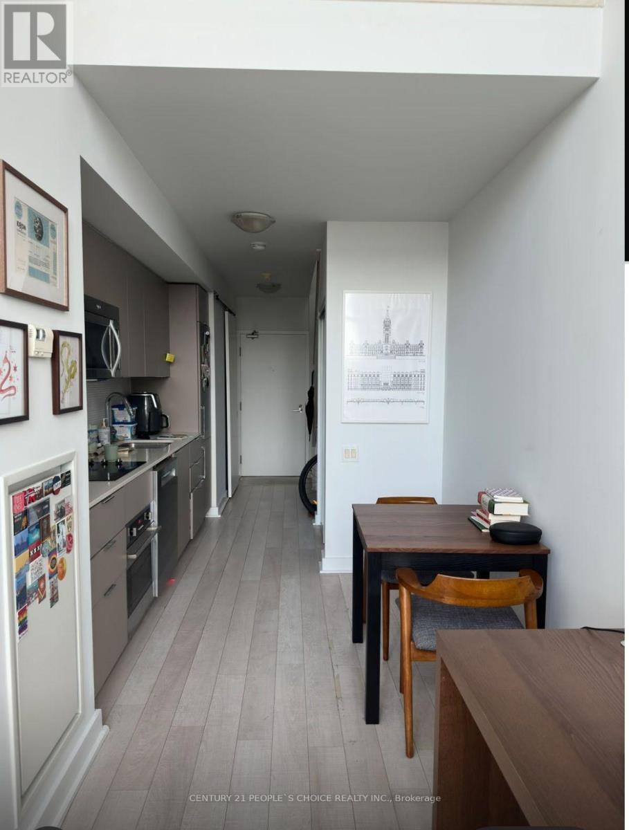 524 - 5 Hanna Avenue Property Photo 3