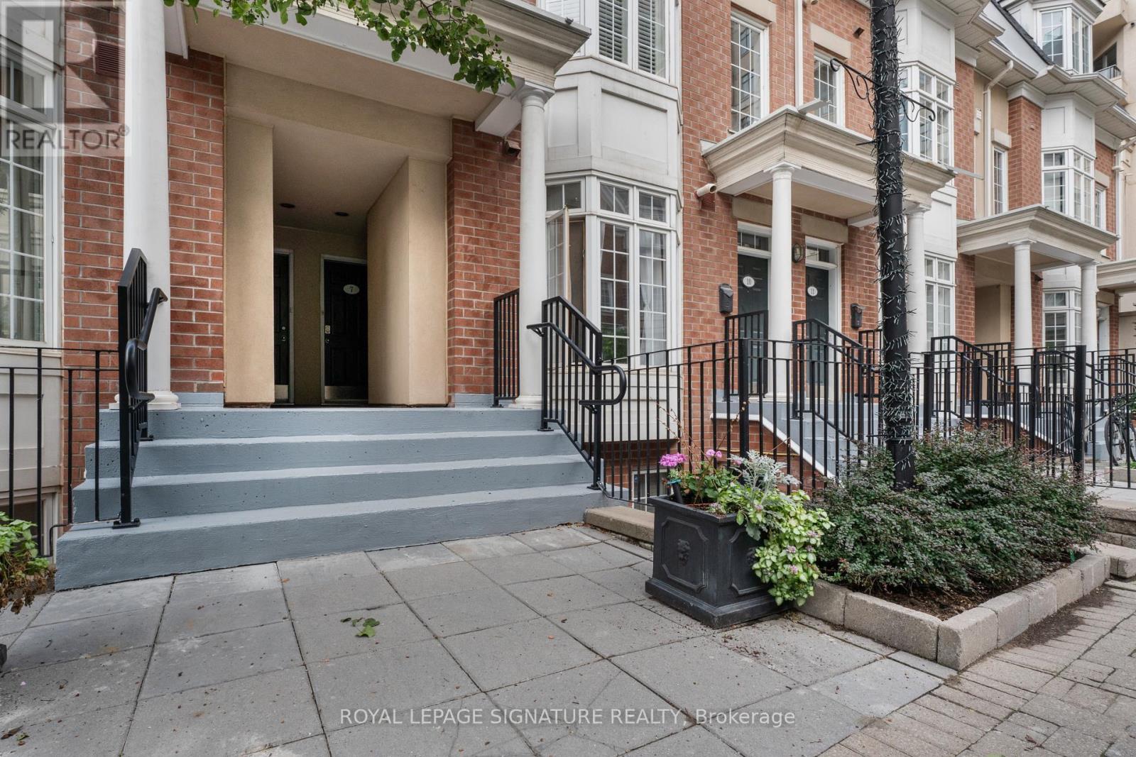 8 - 11 Niagara Street Property Photo 2