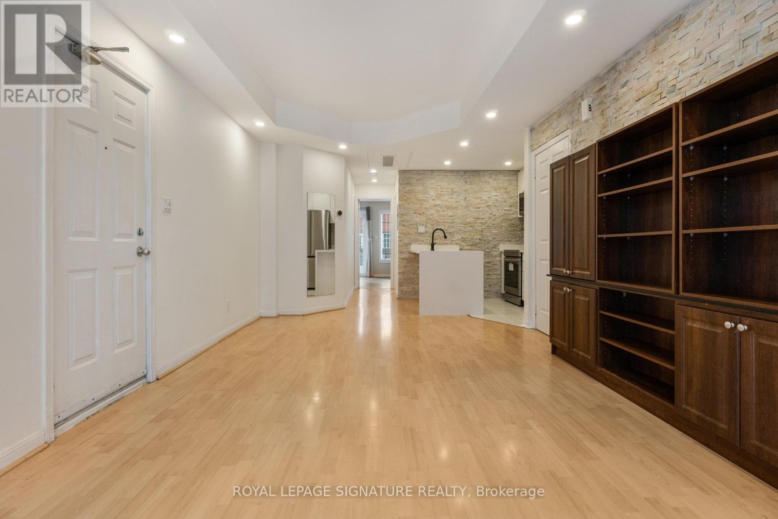 8 - 11 Niagara Street Property Photo 4
