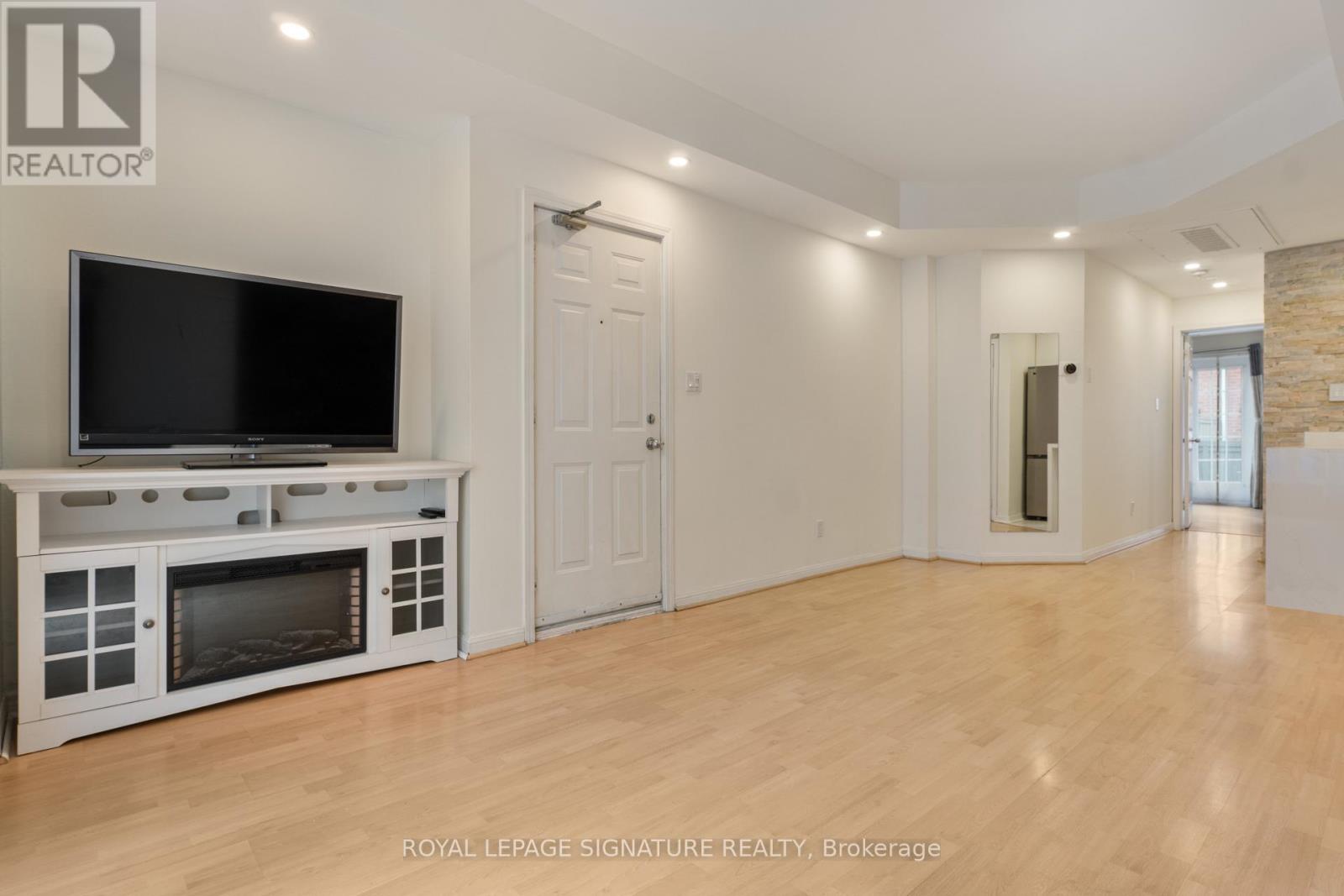 8 - 11 Niagara Street Property Photo 5