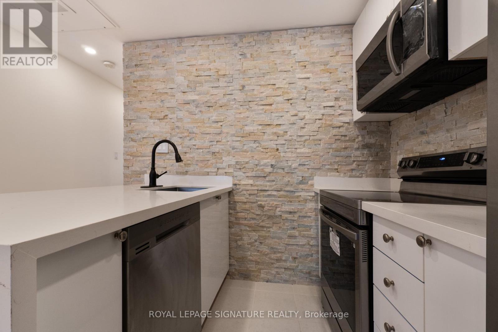 8 - 11 Niagara Street Property Photo 9