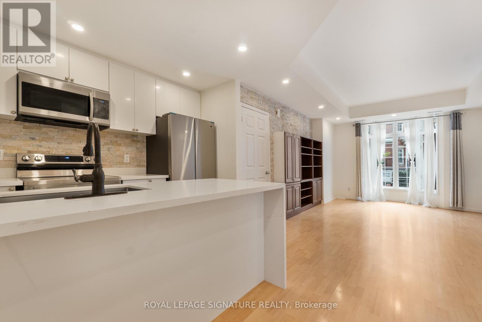 8 - 11 Niagara Street Property Photo 11