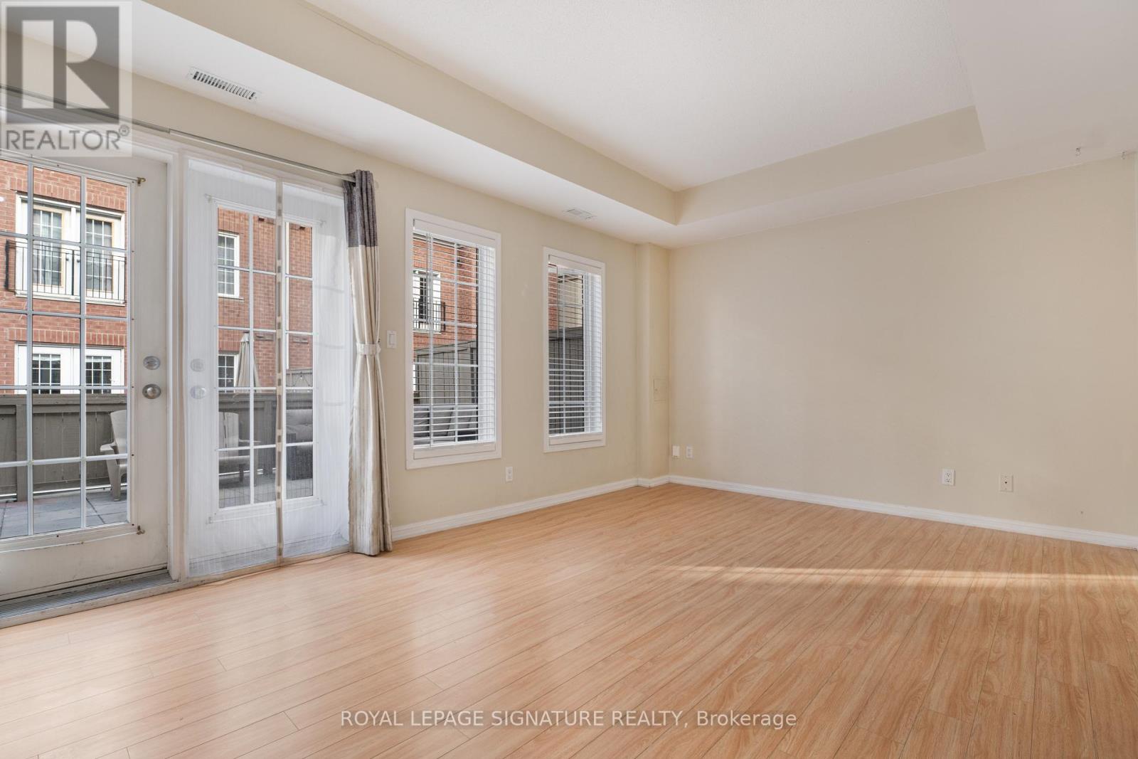 8 - 11 Niagara Street Property Photo 17