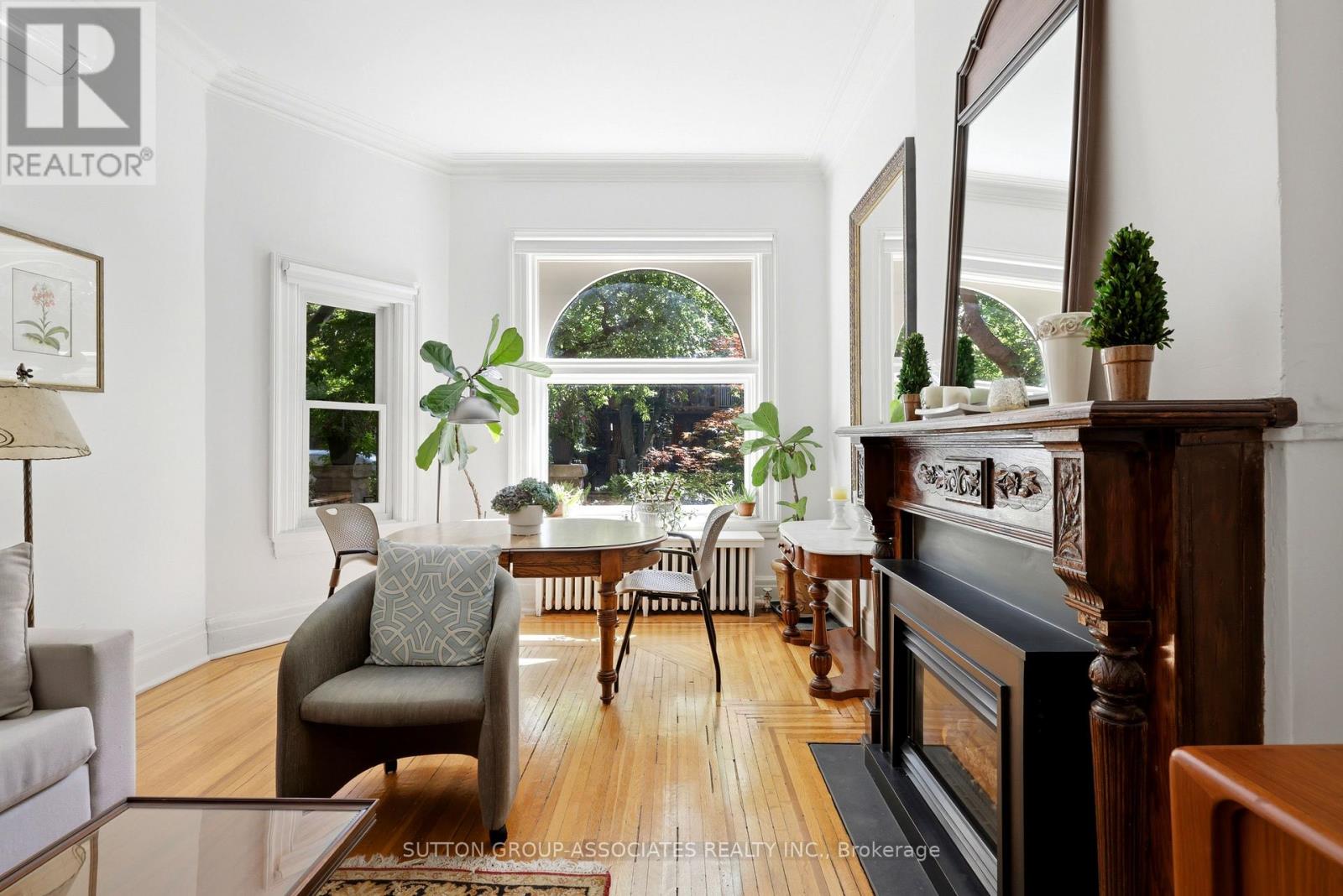 492 Euclid Avenue Property Photo 6