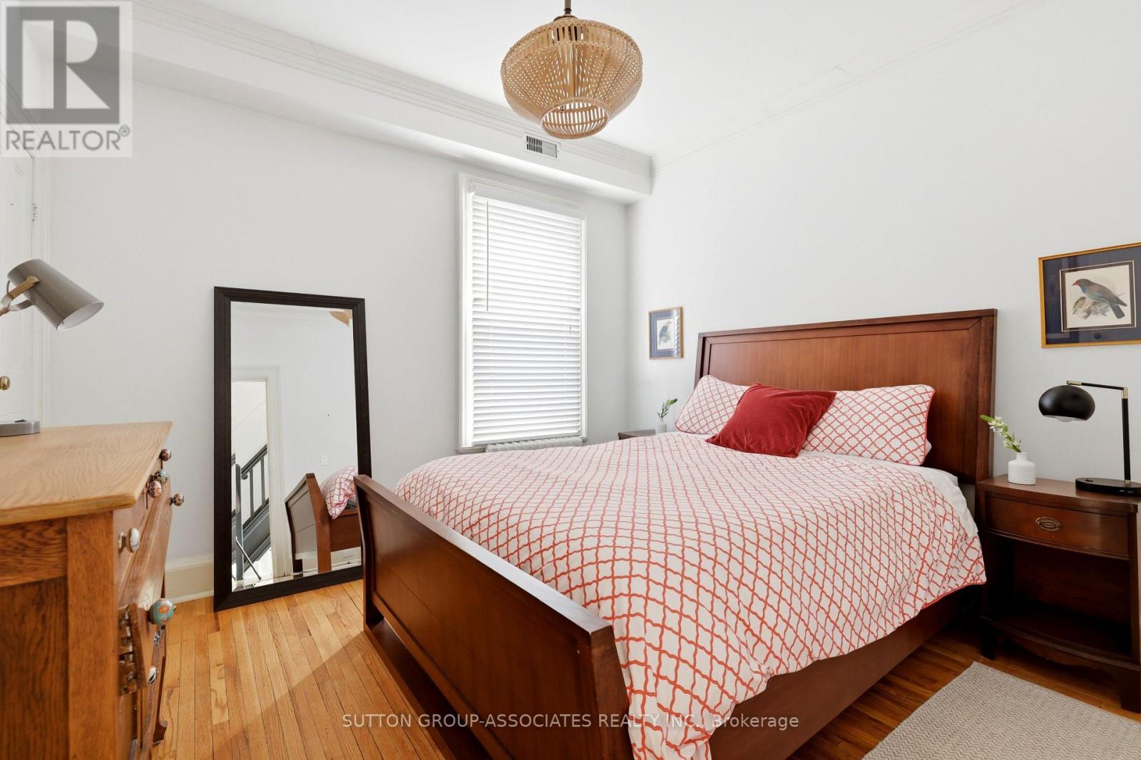 492 Euclid Avenue Property Photo 23