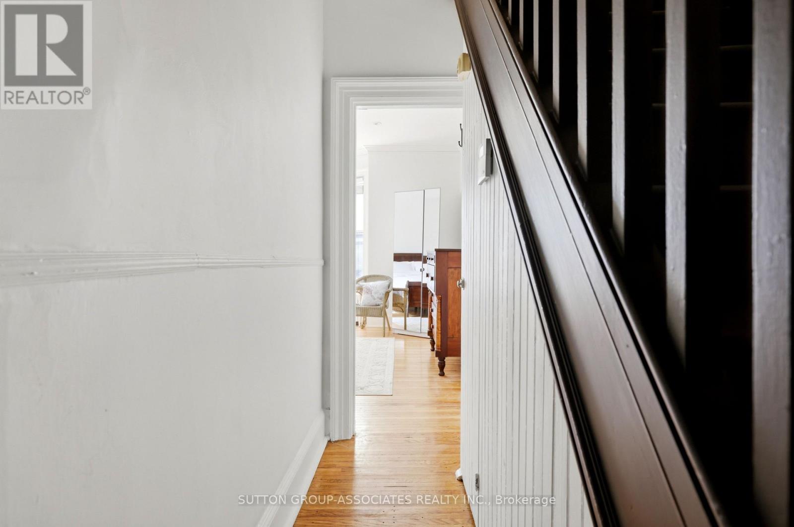 492 Euclid Avenue Property Photo 24