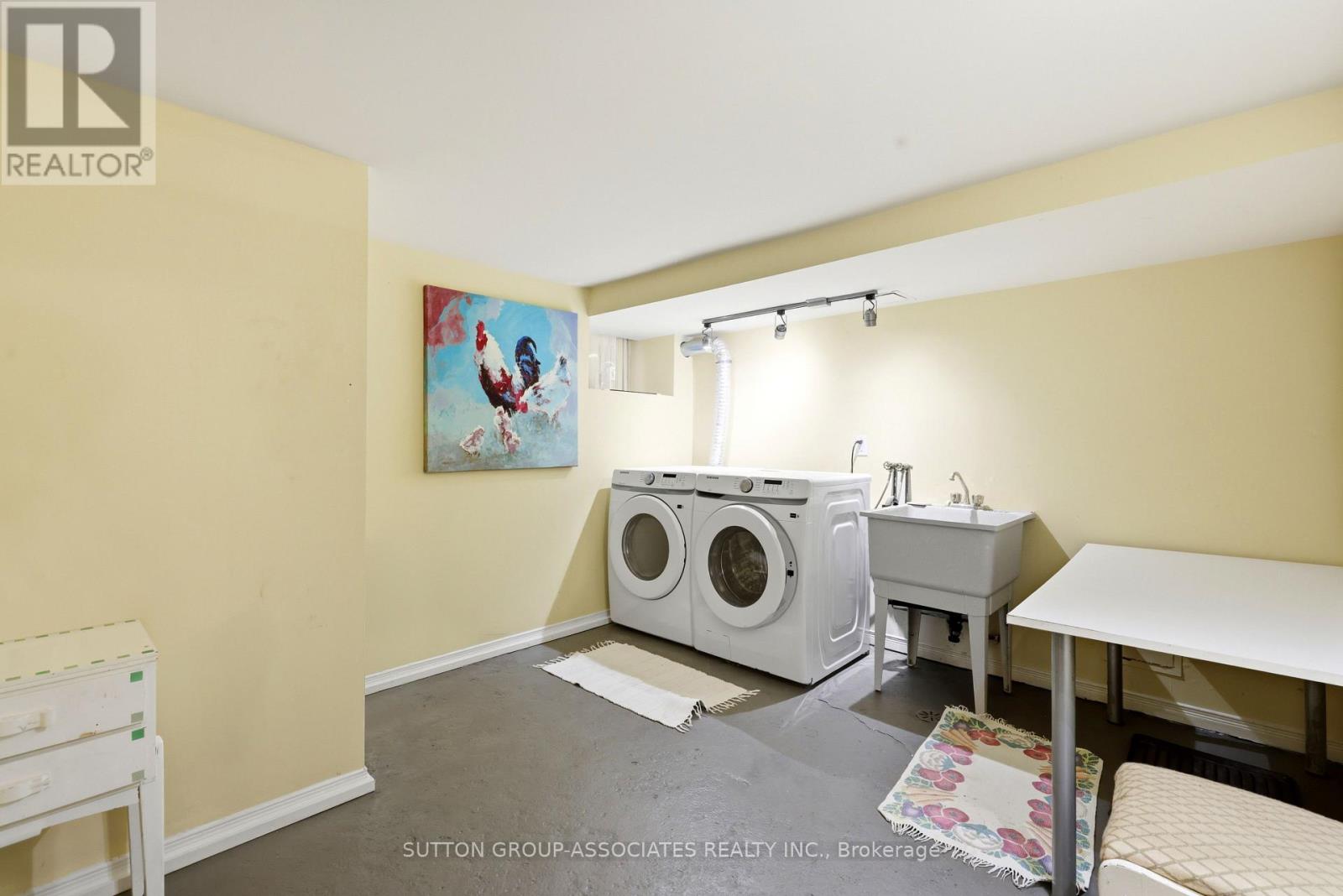 492 Euclid Avenue Property Photo 39