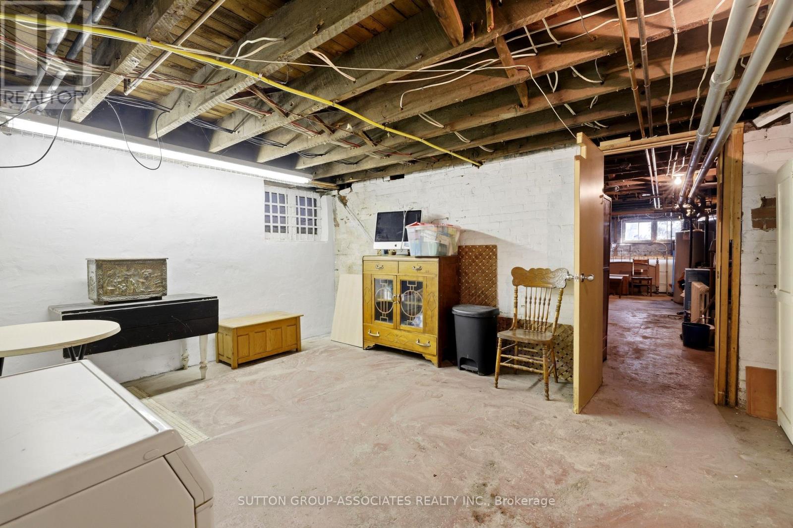 492 Euclid Avenue Property Photo 40