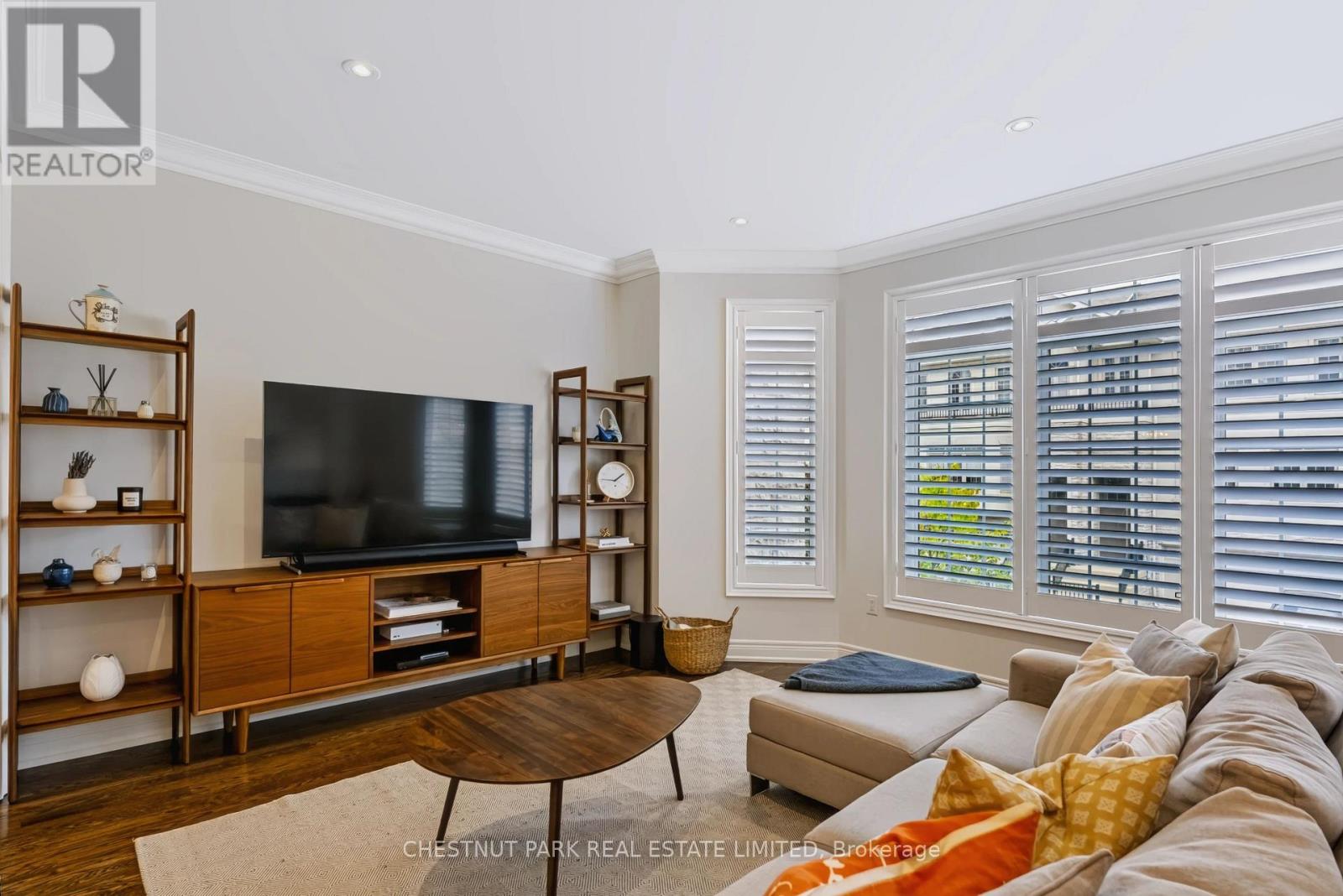 69 BLOORVIEW PLACE