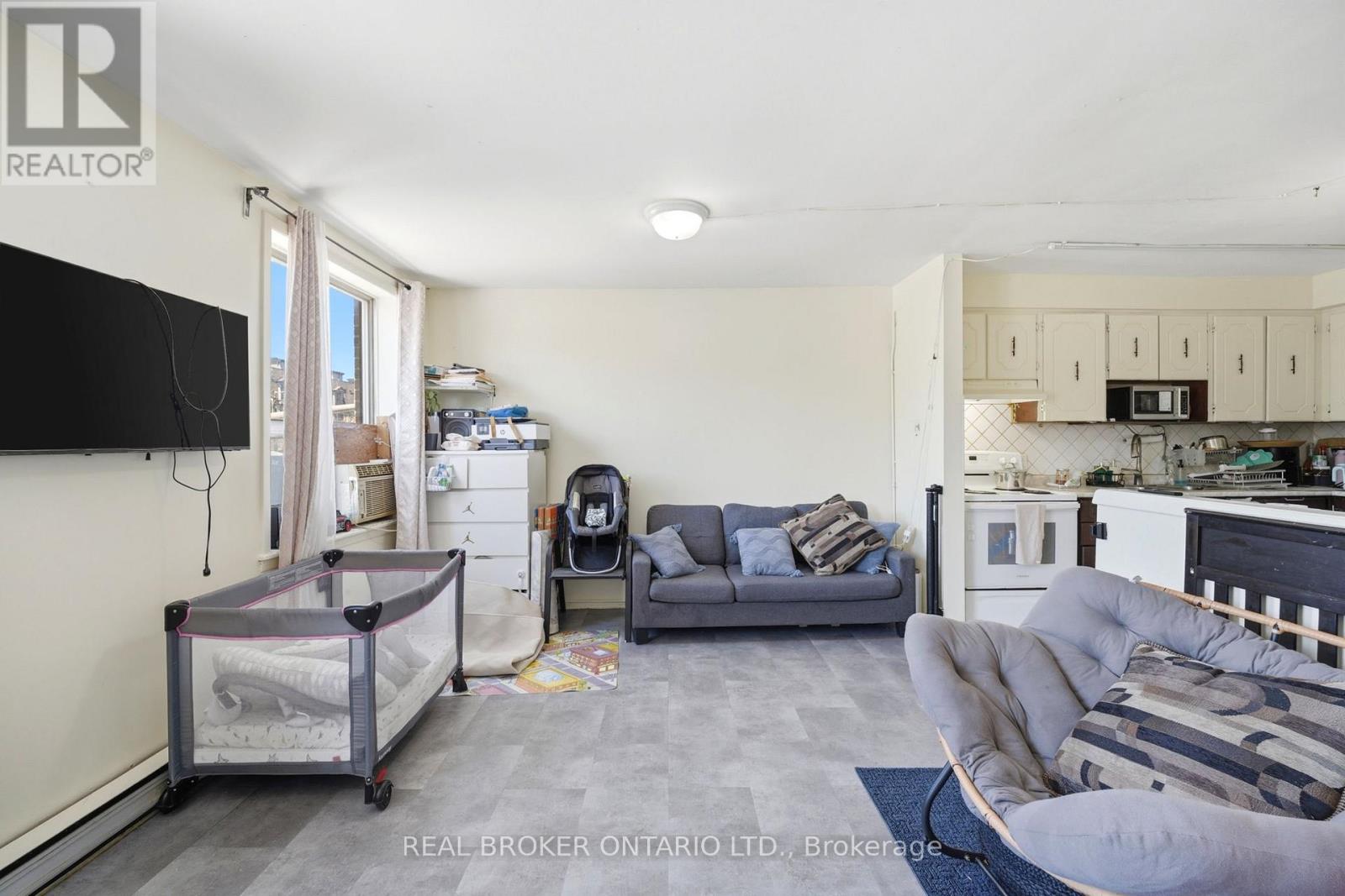 1479 Eglinton Avenue W Property Photo 7