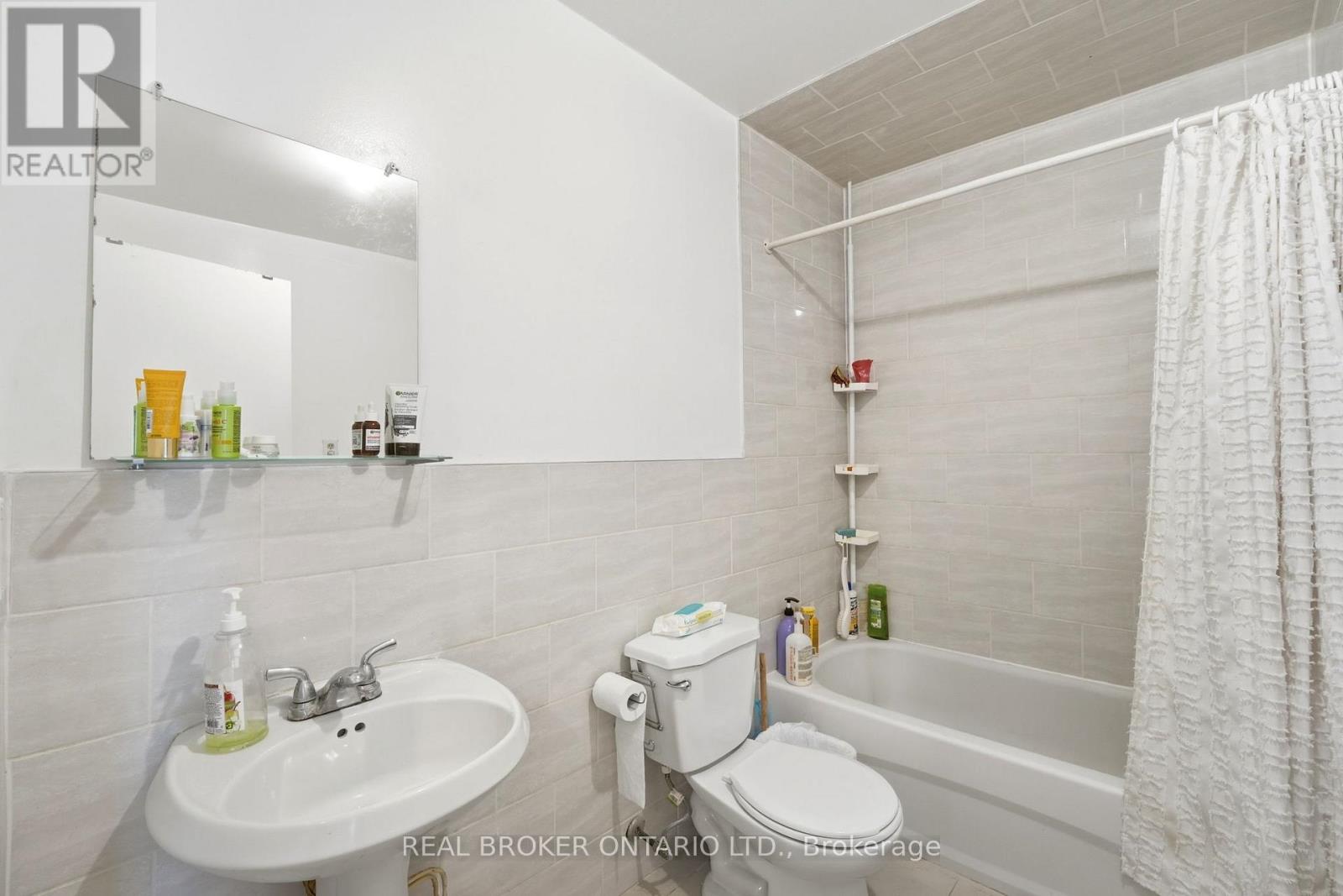 1479 Eglinton Avenue W Property Photo 13