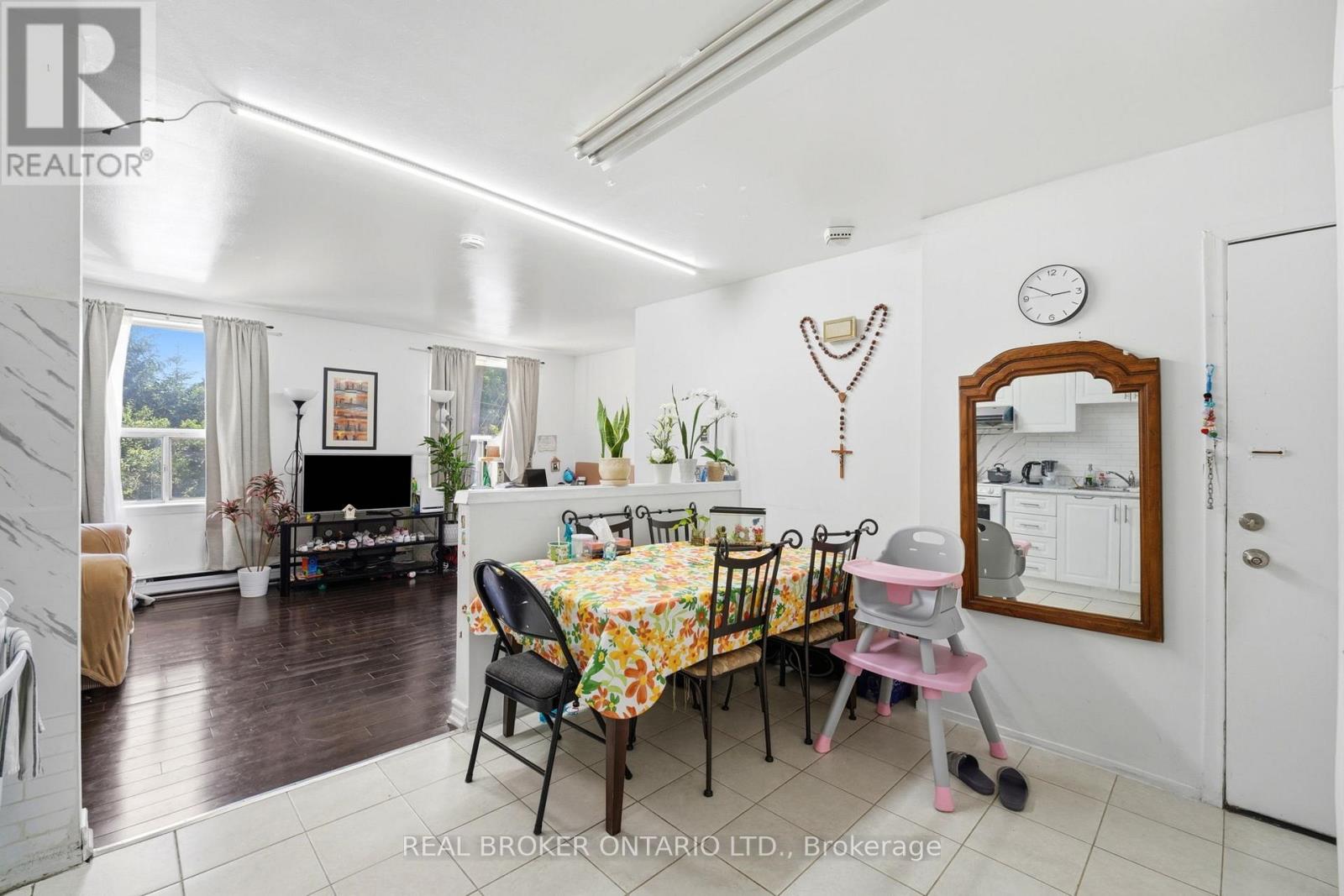 1479 Eglinton Avenue W Property Photo 14