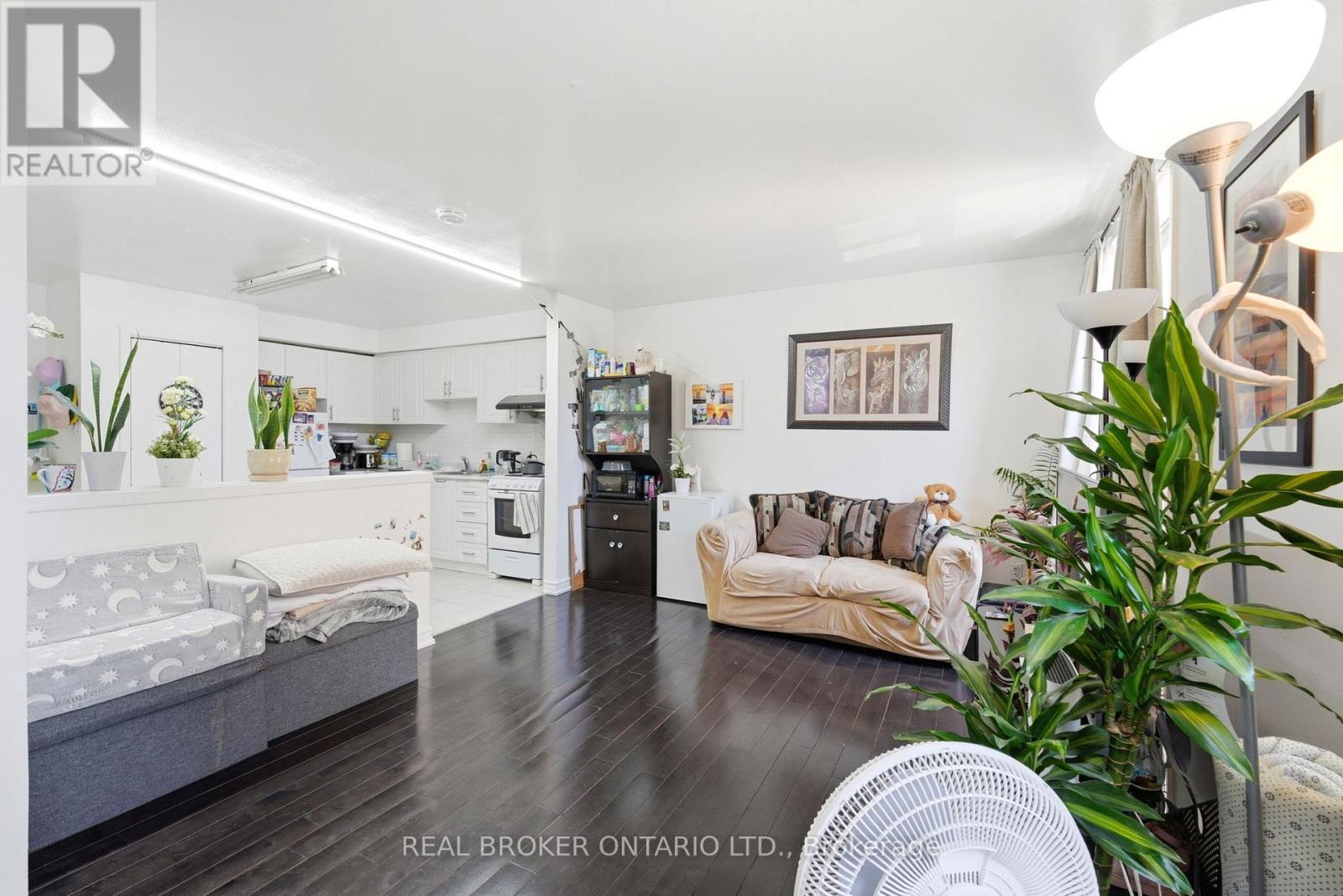 1479 Eglinton Avenue W Property Photo 16