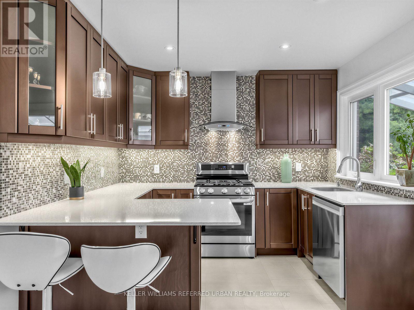 139 Holcolm Road Property Photo 6