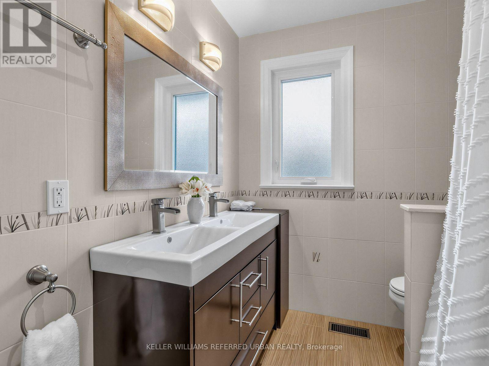 139 Holcolm Road Property Photo 12