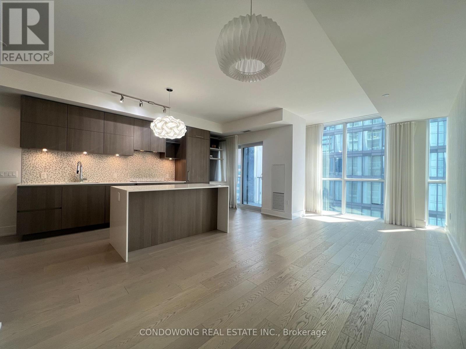 3801 - 1 YORKVILLE AVENUE Property Photo 1