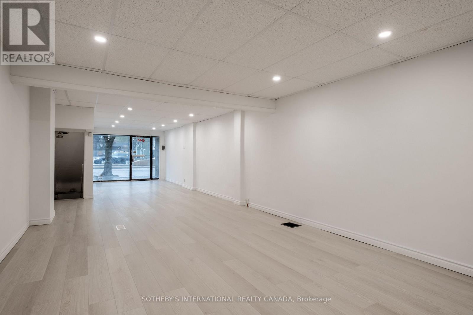 641 St Clair Avenue W Property Photo 2