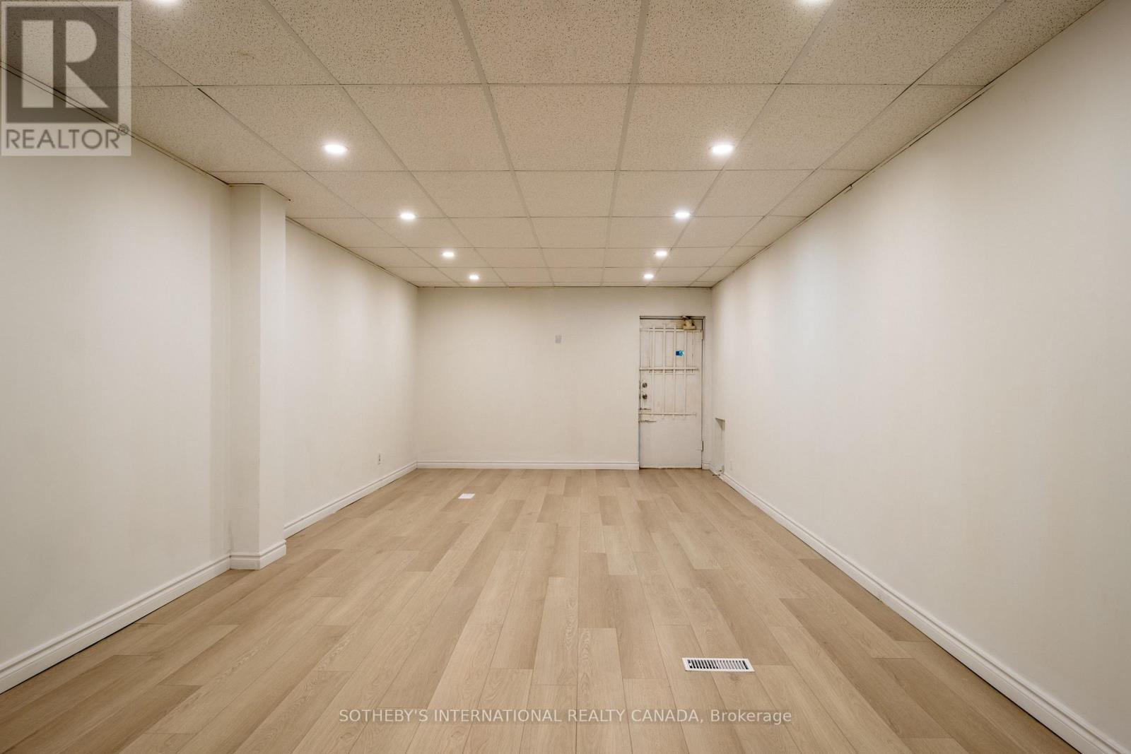 641 St Clair Avenue W Property Photo 7