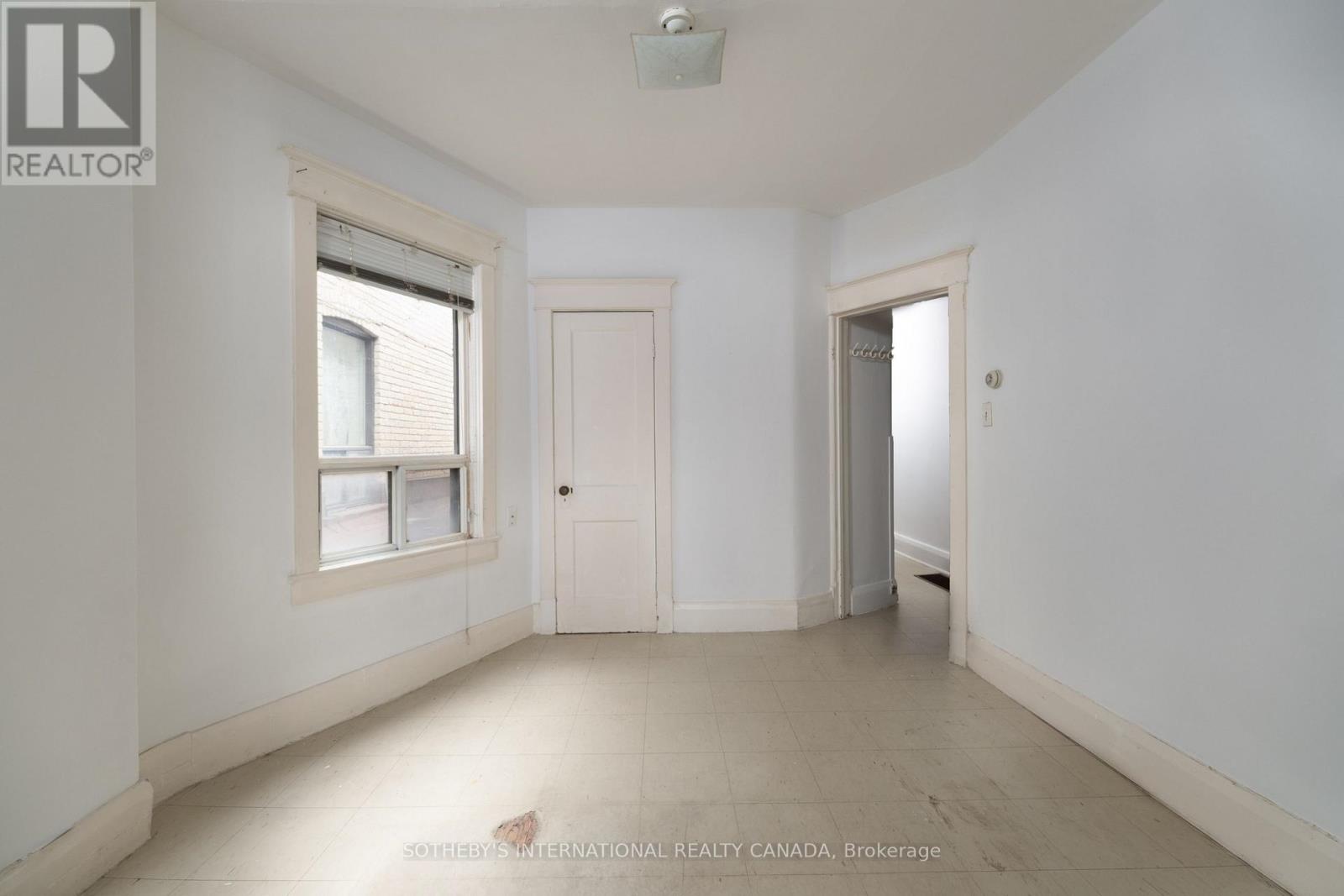 641 St Clair Avenue W Property Photo 17