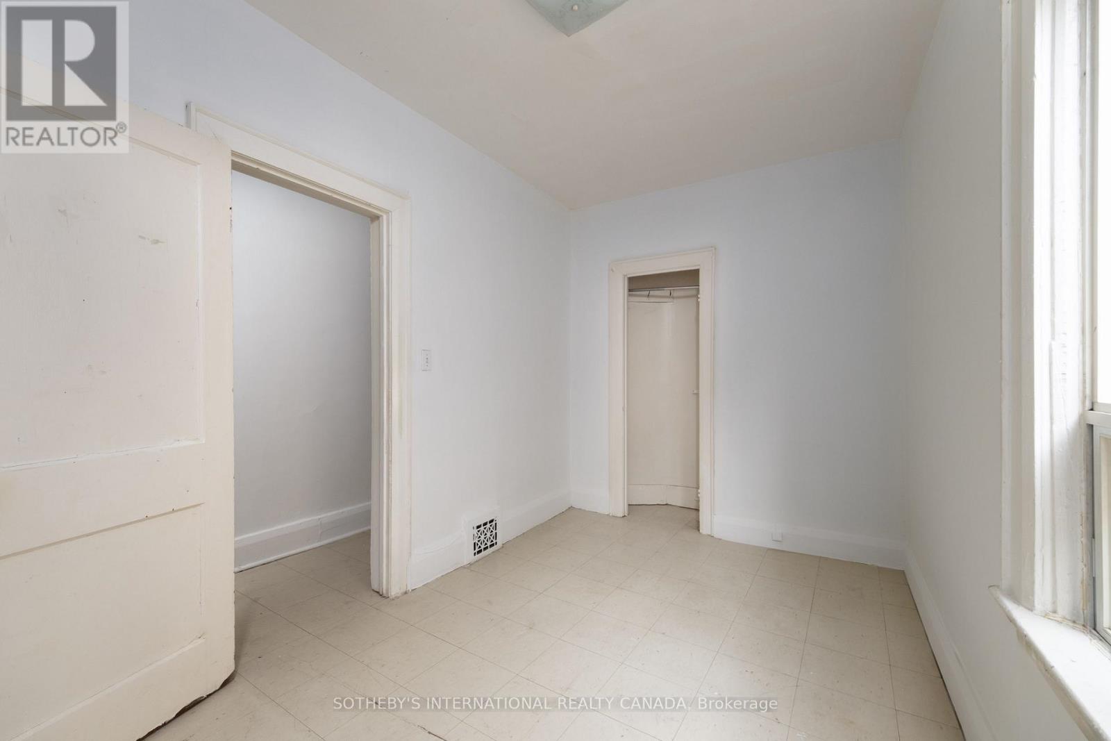 641 St Clair Avenue W Property Photo 18