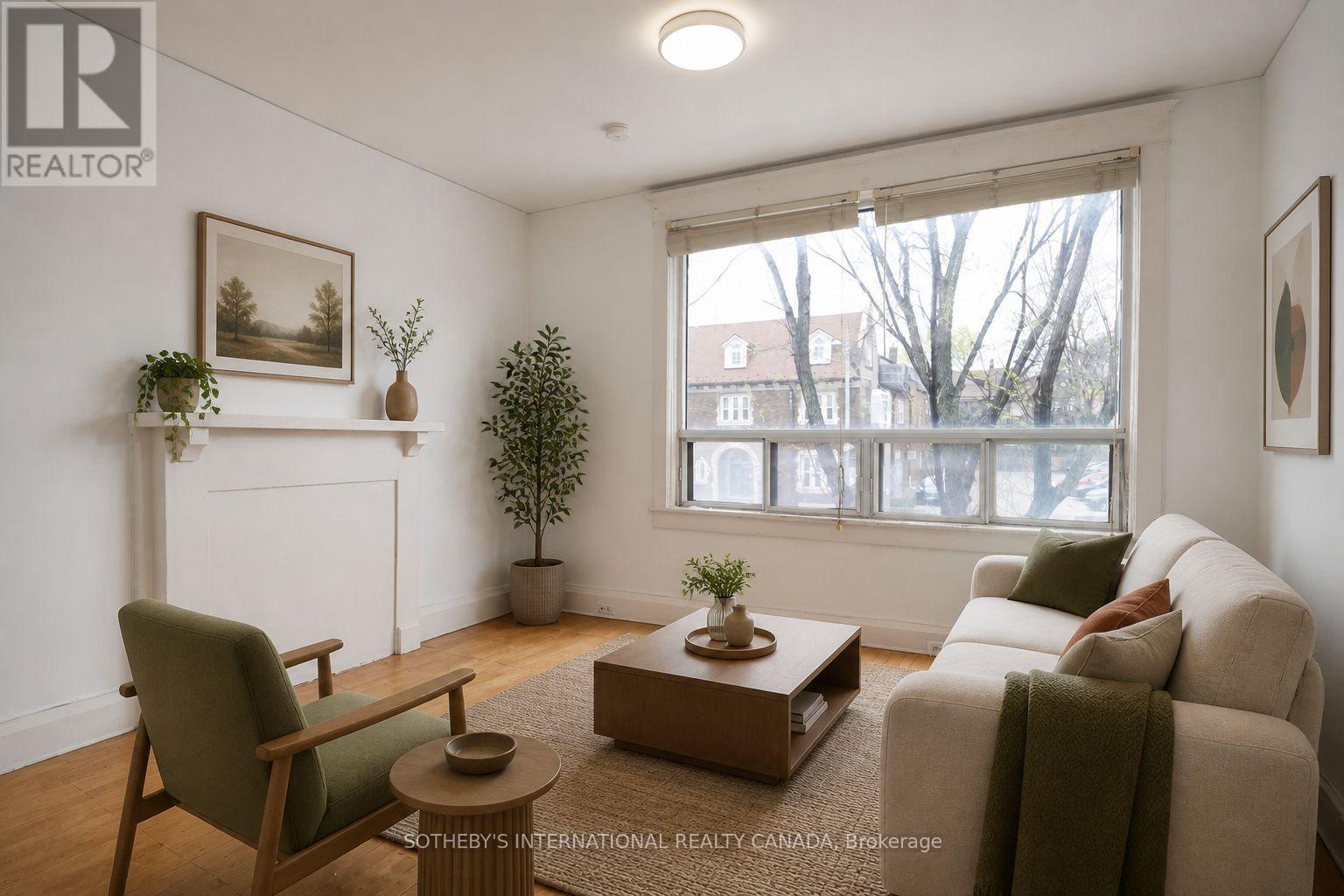 641 St Clair Avenue W Property Photo 22