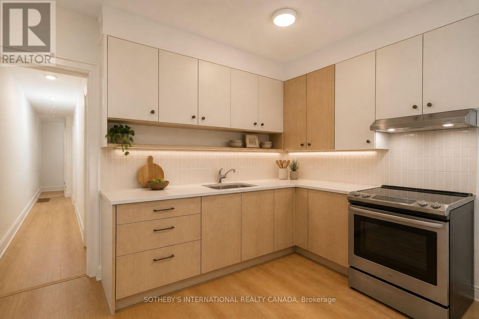 641 St Clair Avenue W Property Photo 25
