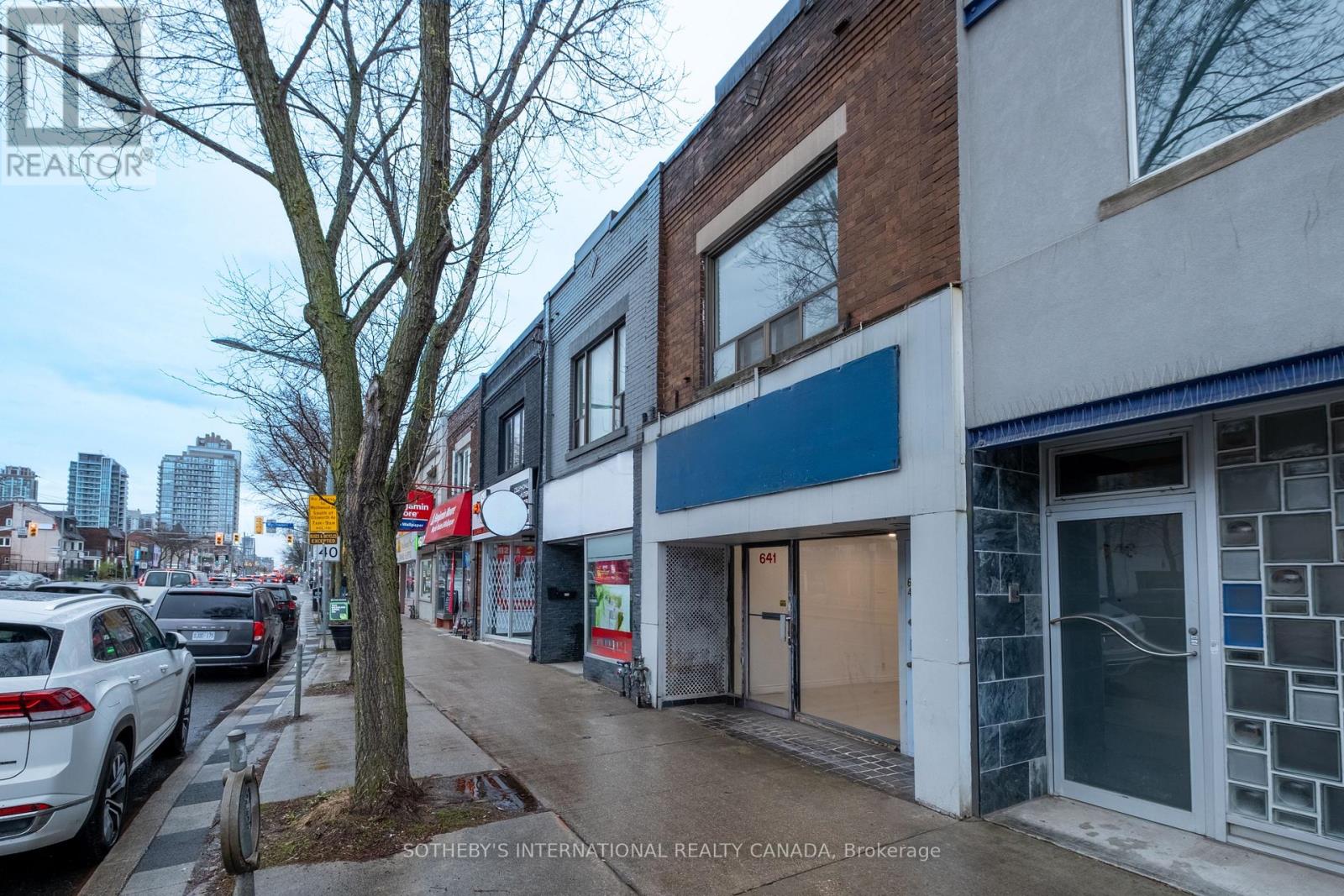 641 St Clair Avenue W Property Photo 26