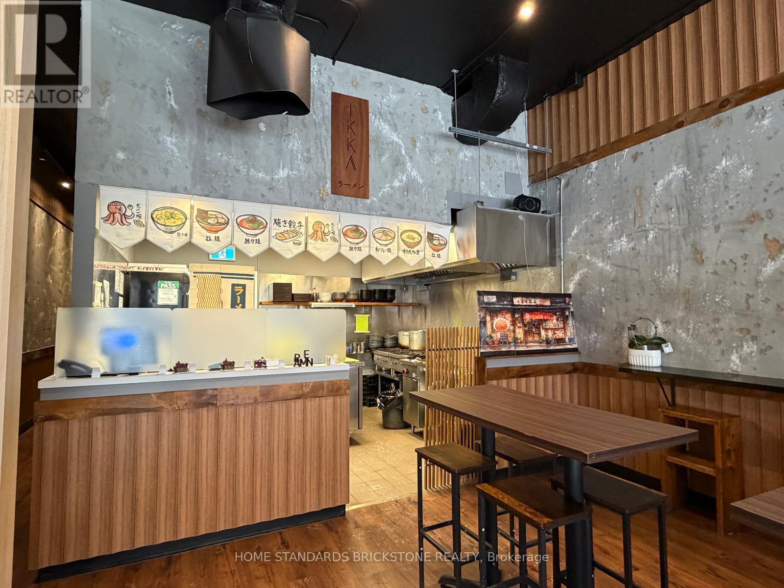 6048 Yonge Street Property Photo 4