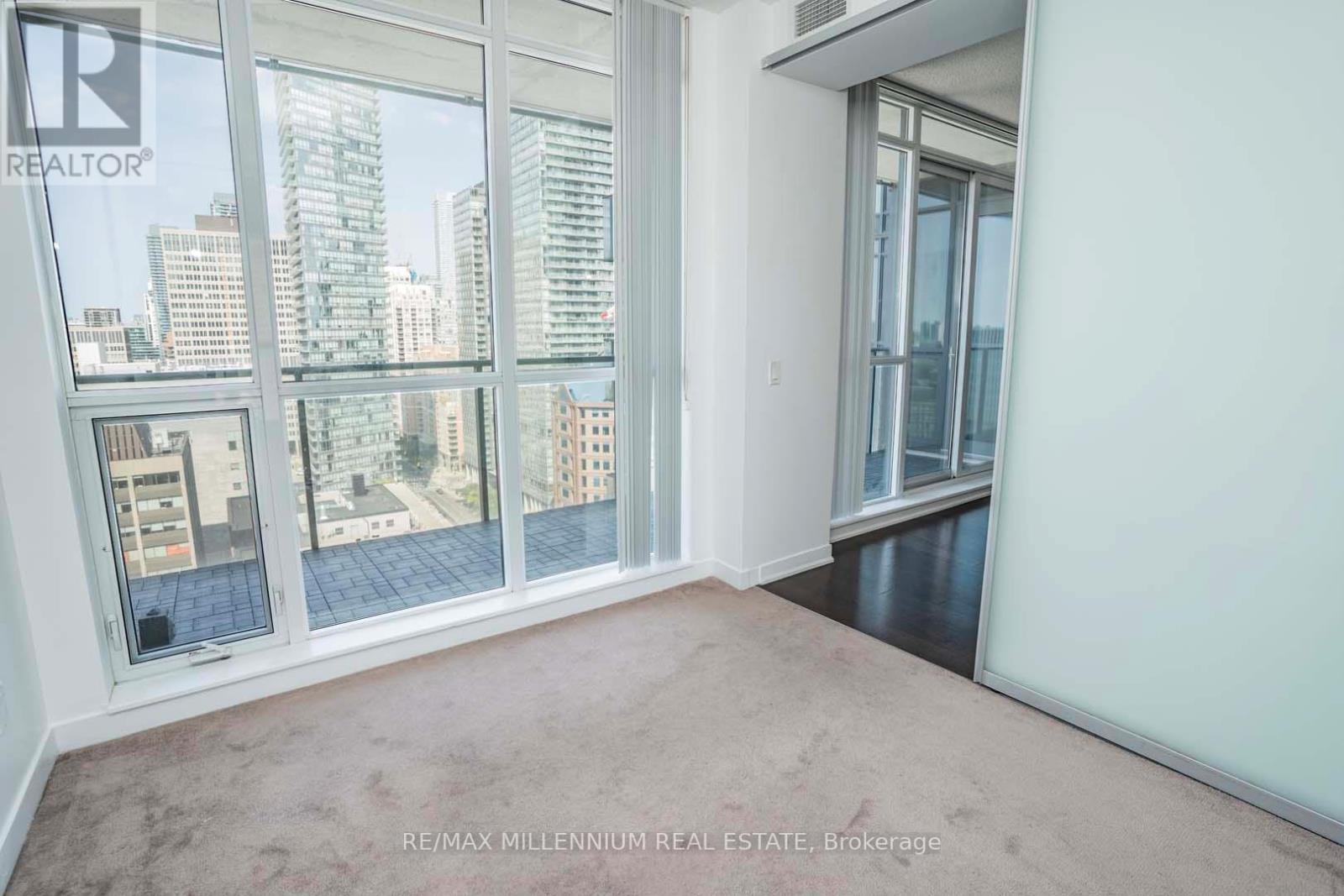 2212 - 770 Bay Street Property Photo 11
