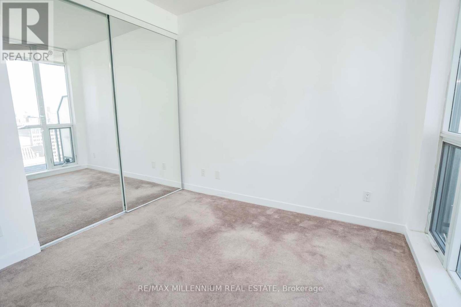 2212 - 770 Bay Street Property Photo 12