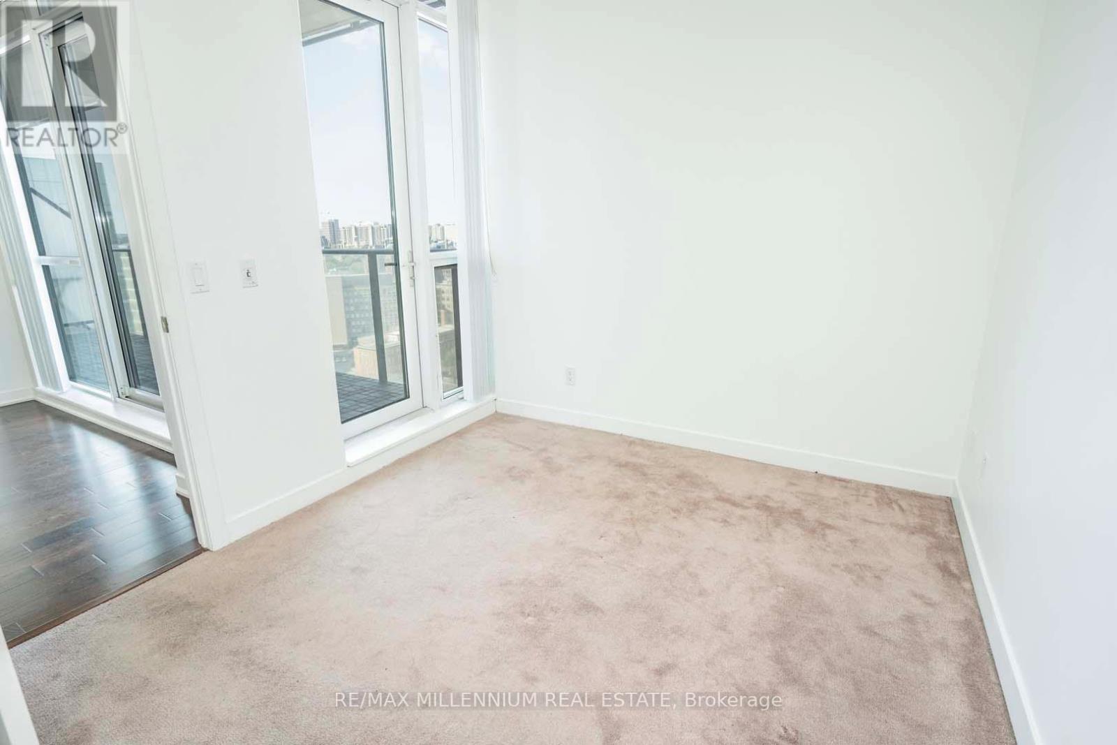 2212 - 770 Bay Street Property Photo 16