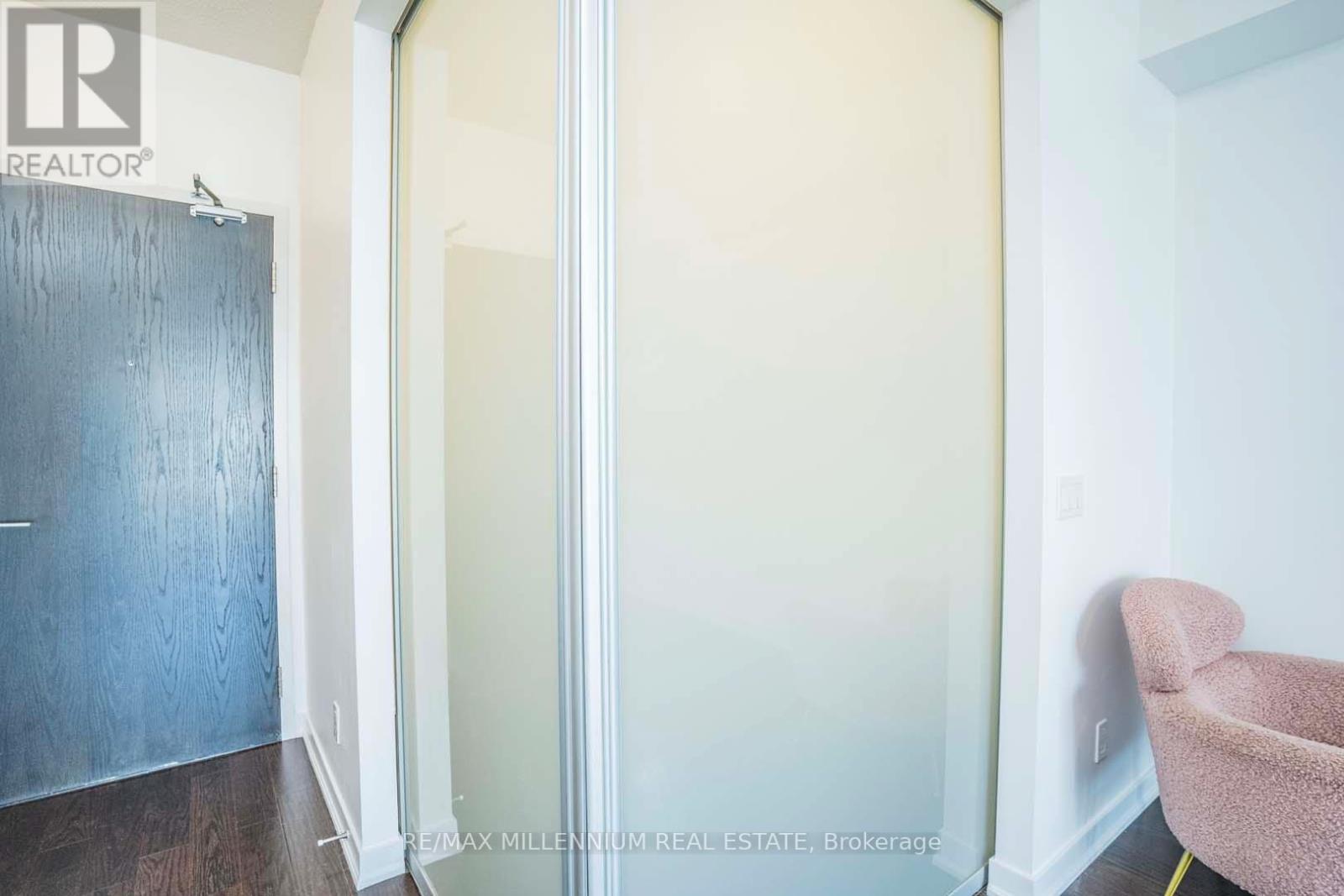 2212 - 770 Bay Street Property Photo 18